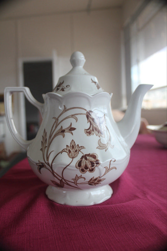 Vintage Large Royal Staffordshire Windsong Ironstone By J&G Meakin Teapot.Mint
