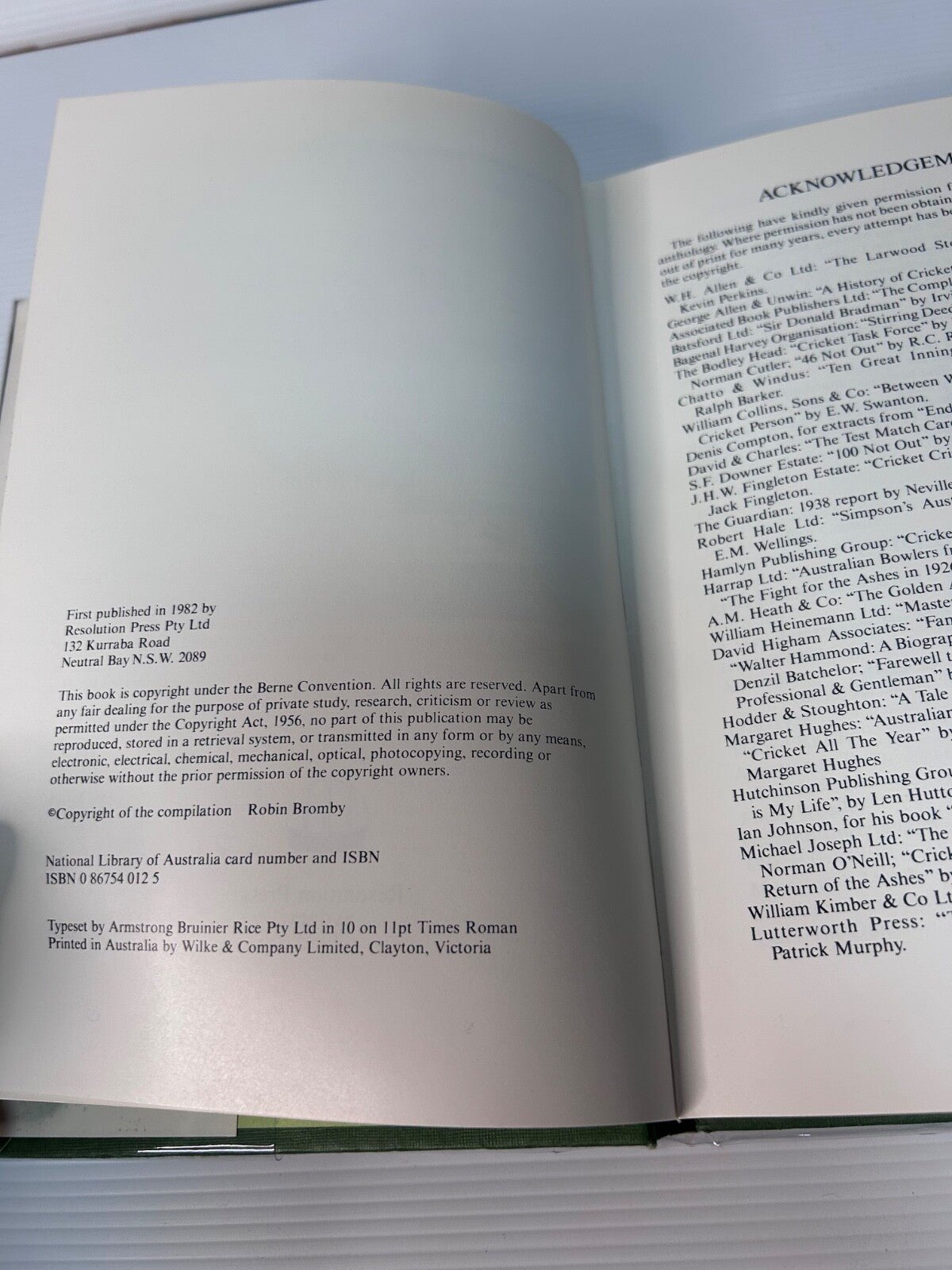 A Century of Ashes Cricket Anthology 1982 HC DJ Robin Bromby Test Series