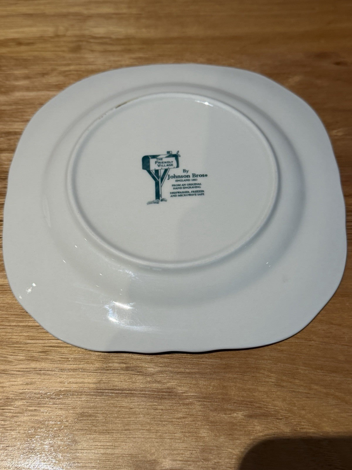 Johnson Bros Friendly Village Christmas Tree Square Plate England 19cm
