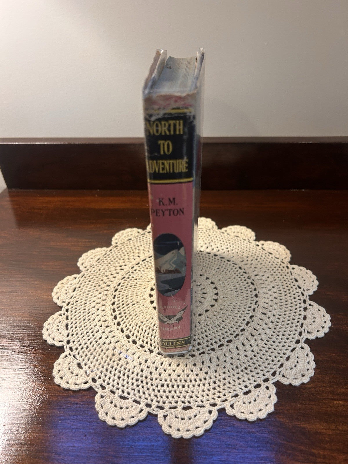 North to Adventure K.M. Peyton 1961 HC DJ Collins London Arctic Adventure Novel