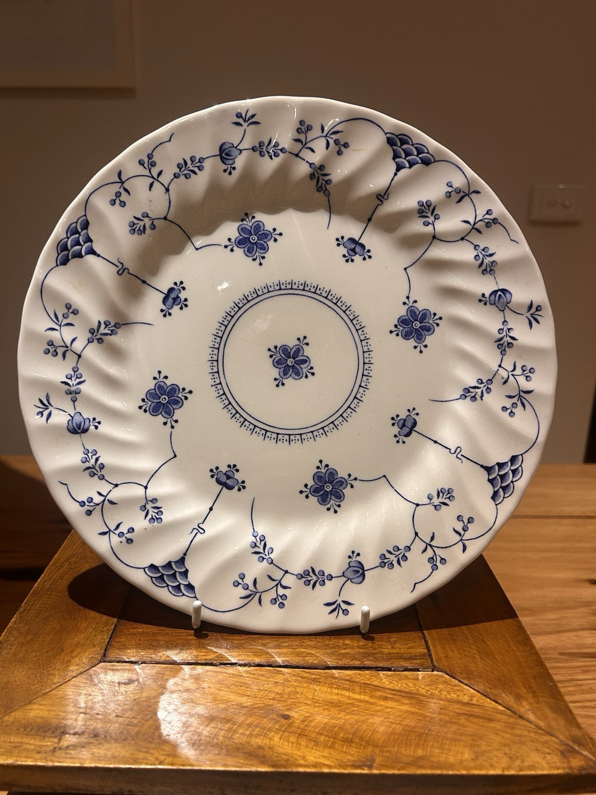 Myott Finlandia Plate Blue White Staffordshire 1982 25cm Vintage England