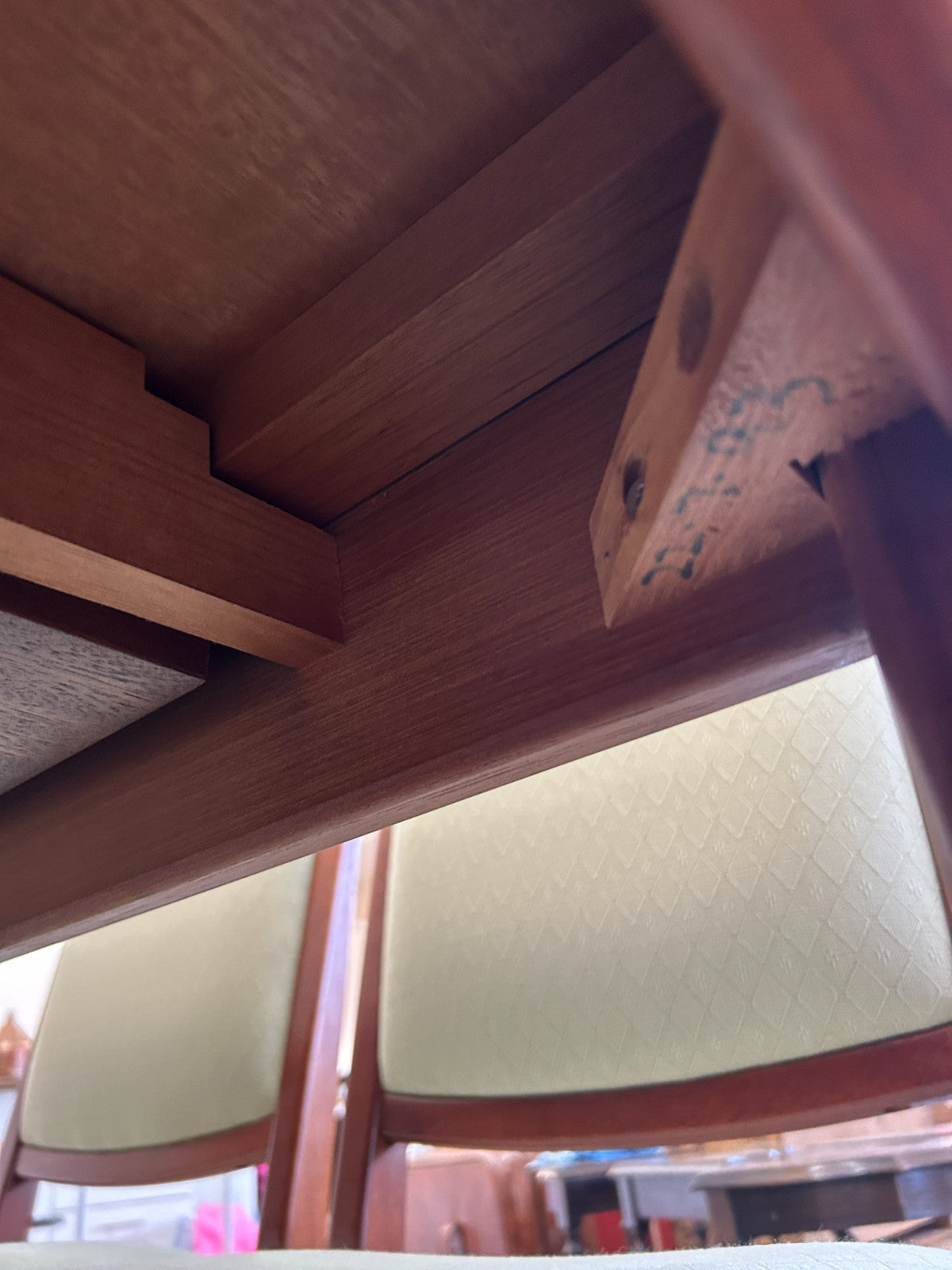 Noblett SA Mahogony Oval Extendable Dining Table  and 6 Chairs