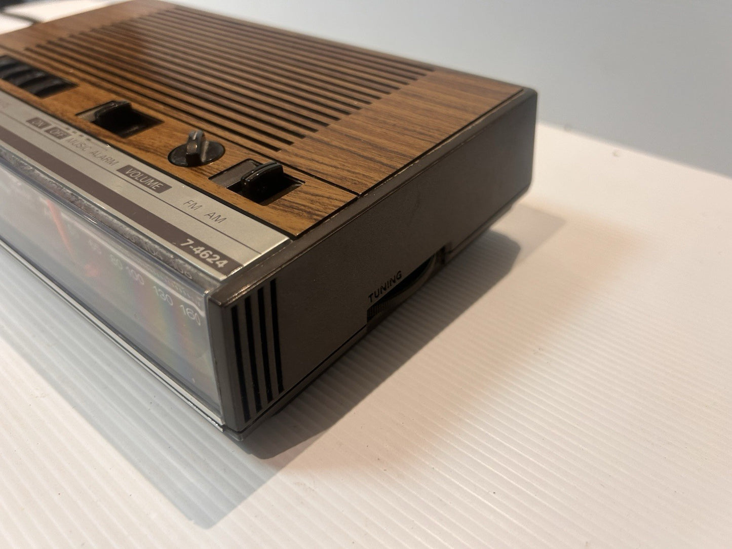 Vintage GE General Electric AM/FM Digital Clock Radio 7-4624B Clean Working