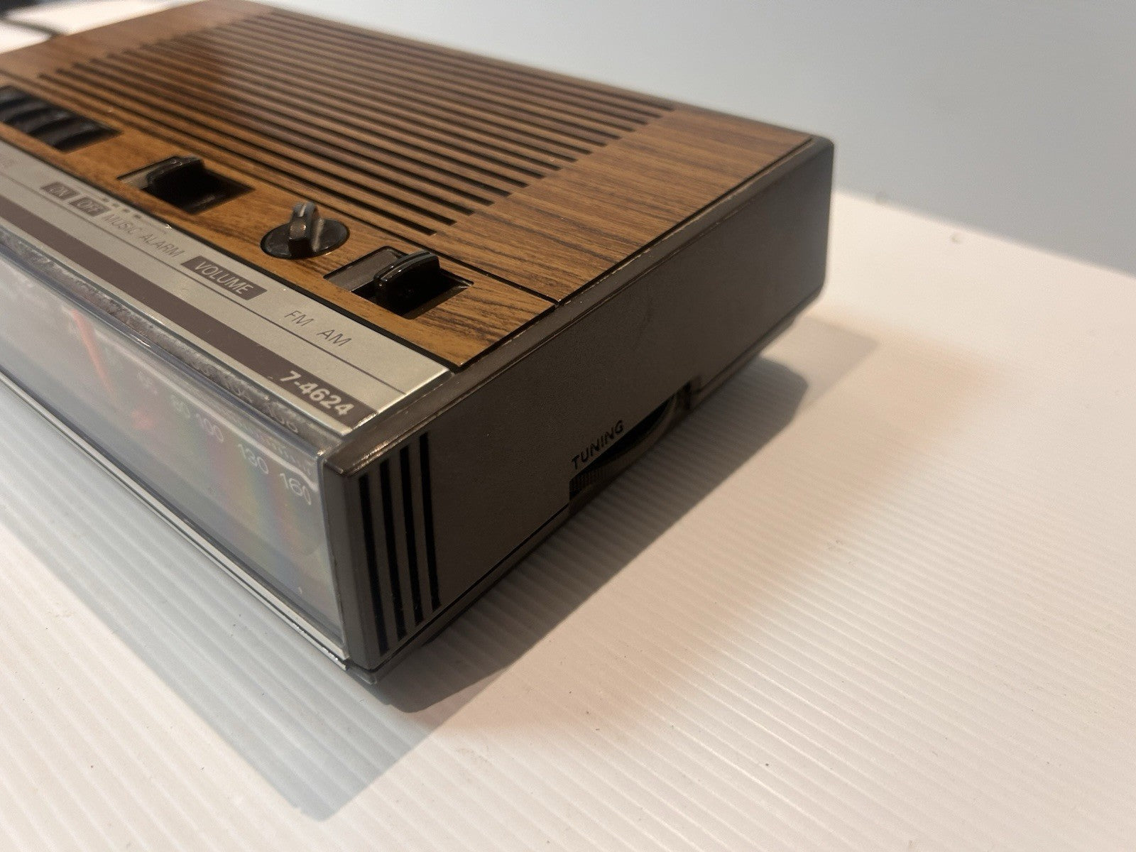 Vintage GE General Electric AM/FM Digital Clock Radio 7-4624B Clean Working