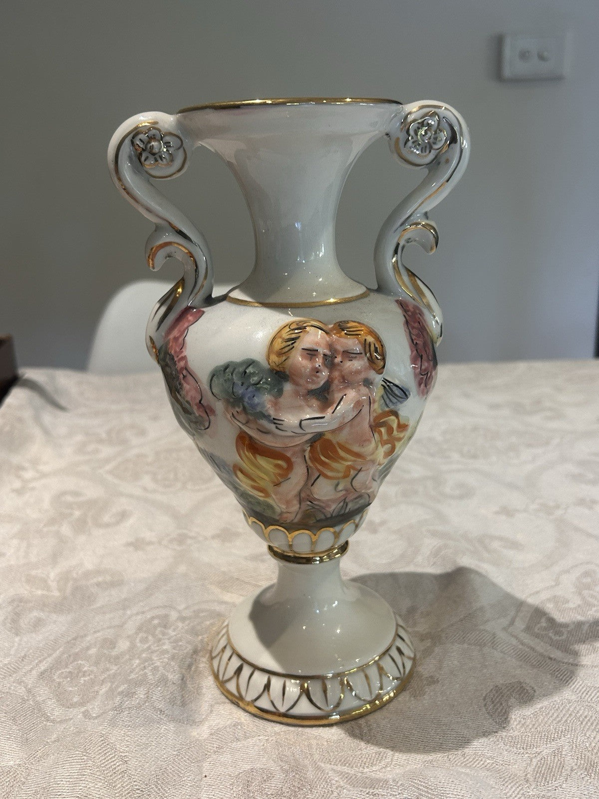 Keramos Capodimonte Italy Hand Painted Urn Vase Cherubs Gilt 22cm Vintage