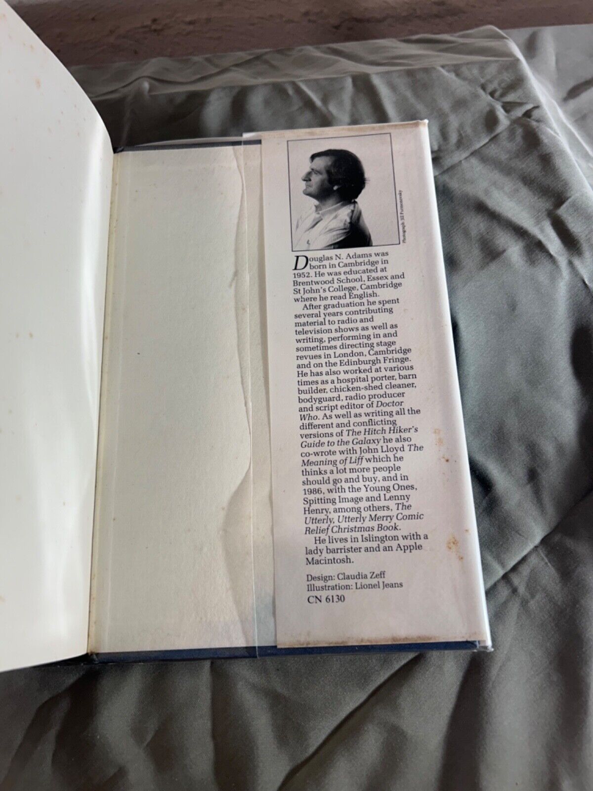 The Long Dark Tea-Time of the Soul First Edition & Dirk Gently's - Douglas Adams
