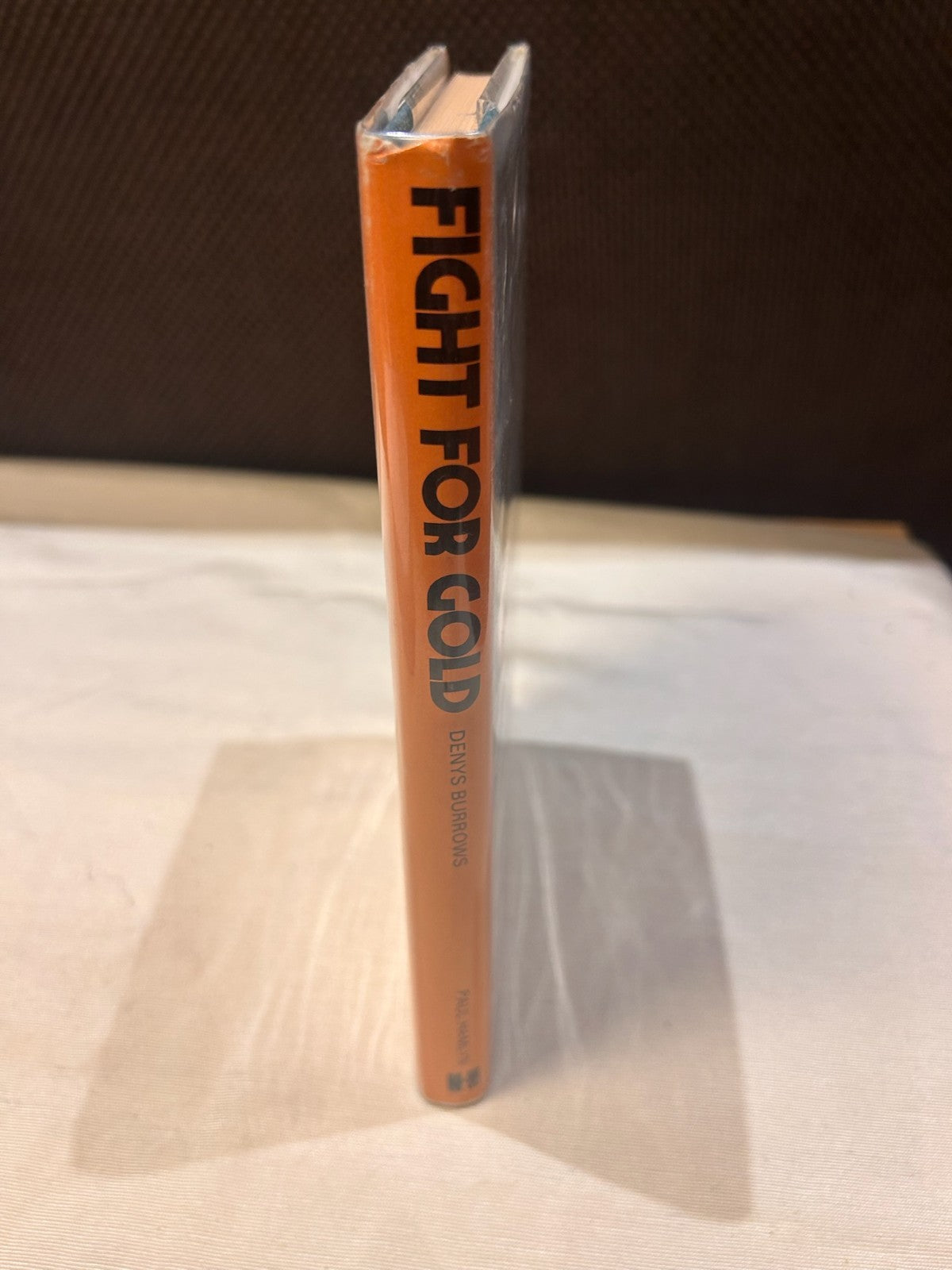 Fight for Gold – Denys Burrows | Vintage 1974 Paul Hamlyn Action Series