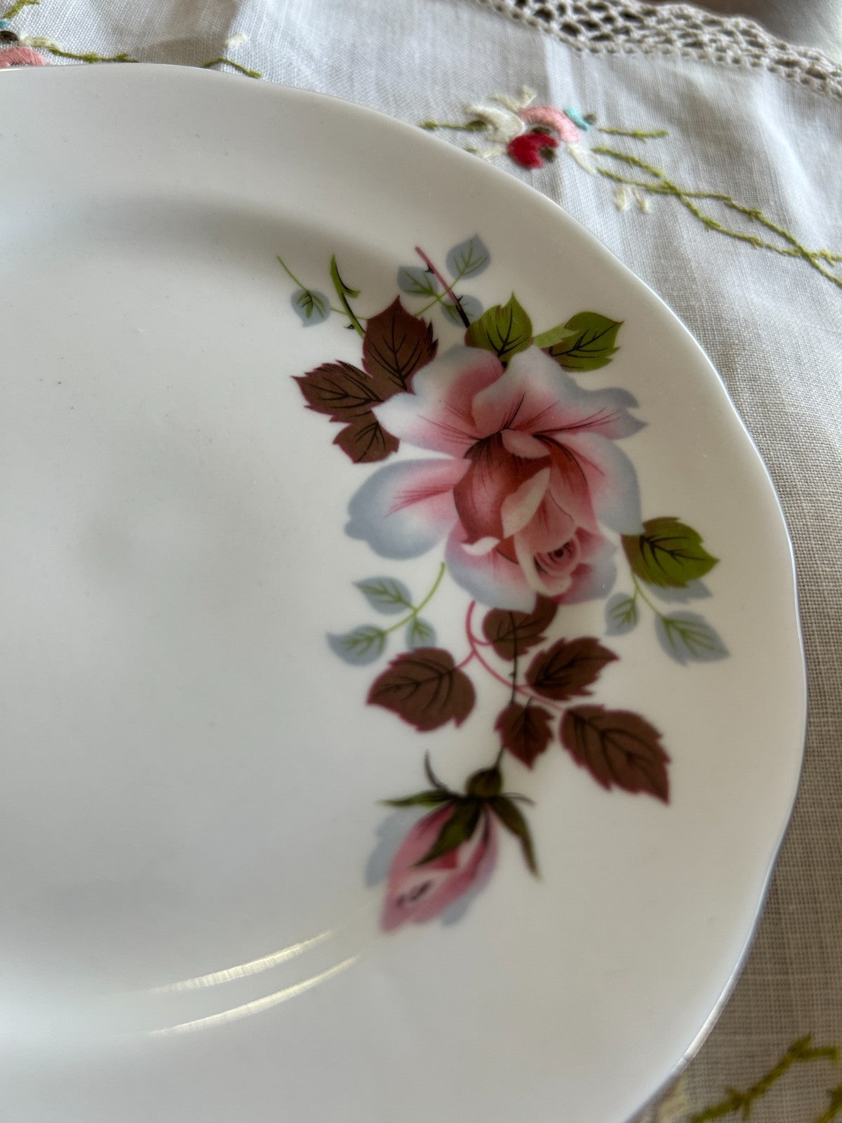 Queen Anne | Pink Rose | Trio Bone China | England Ridgway 8228 | Teacup Trio