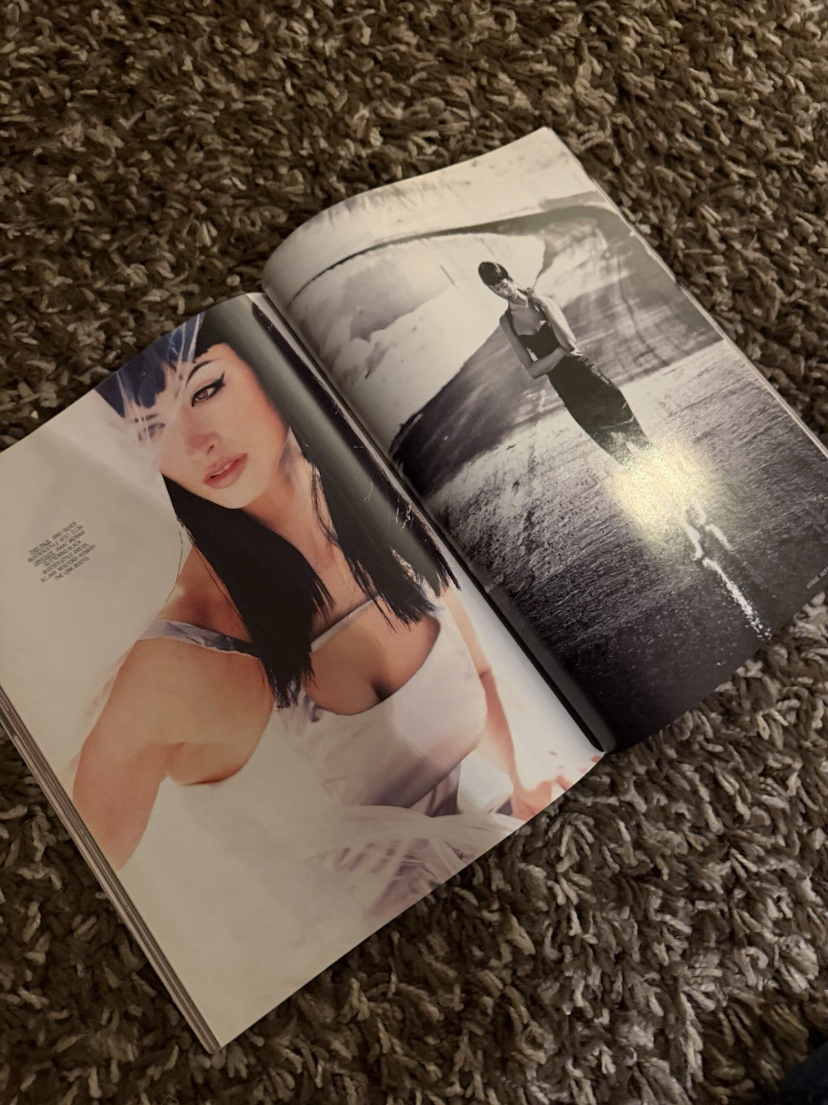 Vogue Singapore Sept 1995 Jackie Chan Elizabeth Hurley Gucci Rare Magazine