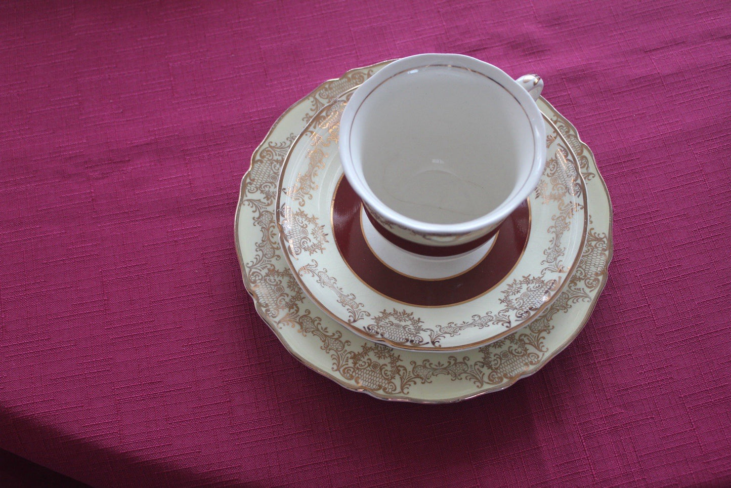 Midwinter Porcelain Burgundy & Gilt Dinner Tea Set for  6 England Vintage