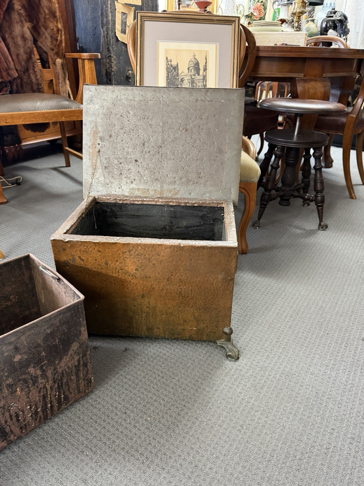 Antique Arts & Crafts Hammered Copper Coal Box Removable Liner Paw Feet