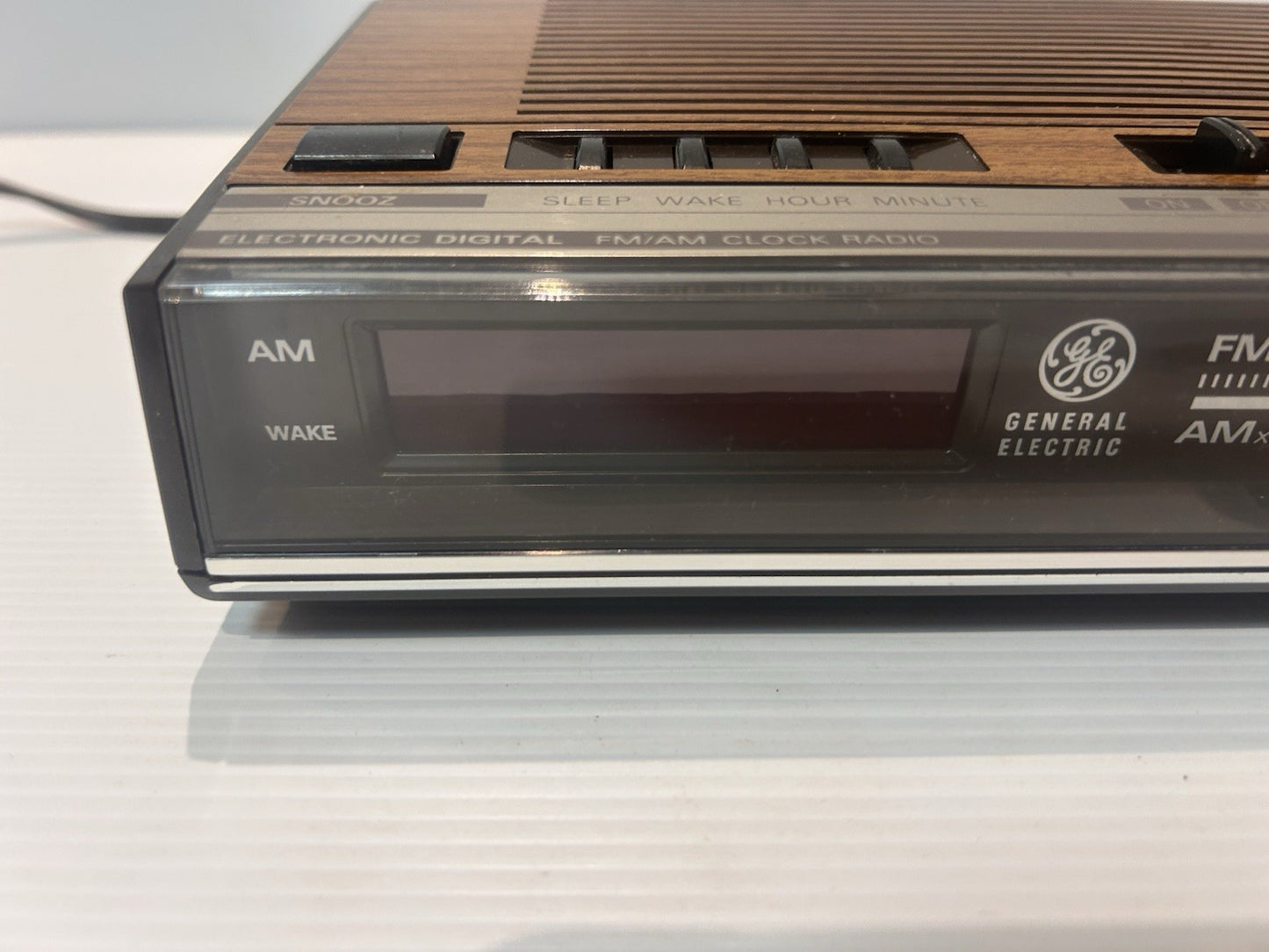 Vintage GE General Electric AM/FM Digital Clock Radio 7-4624B Clean Working