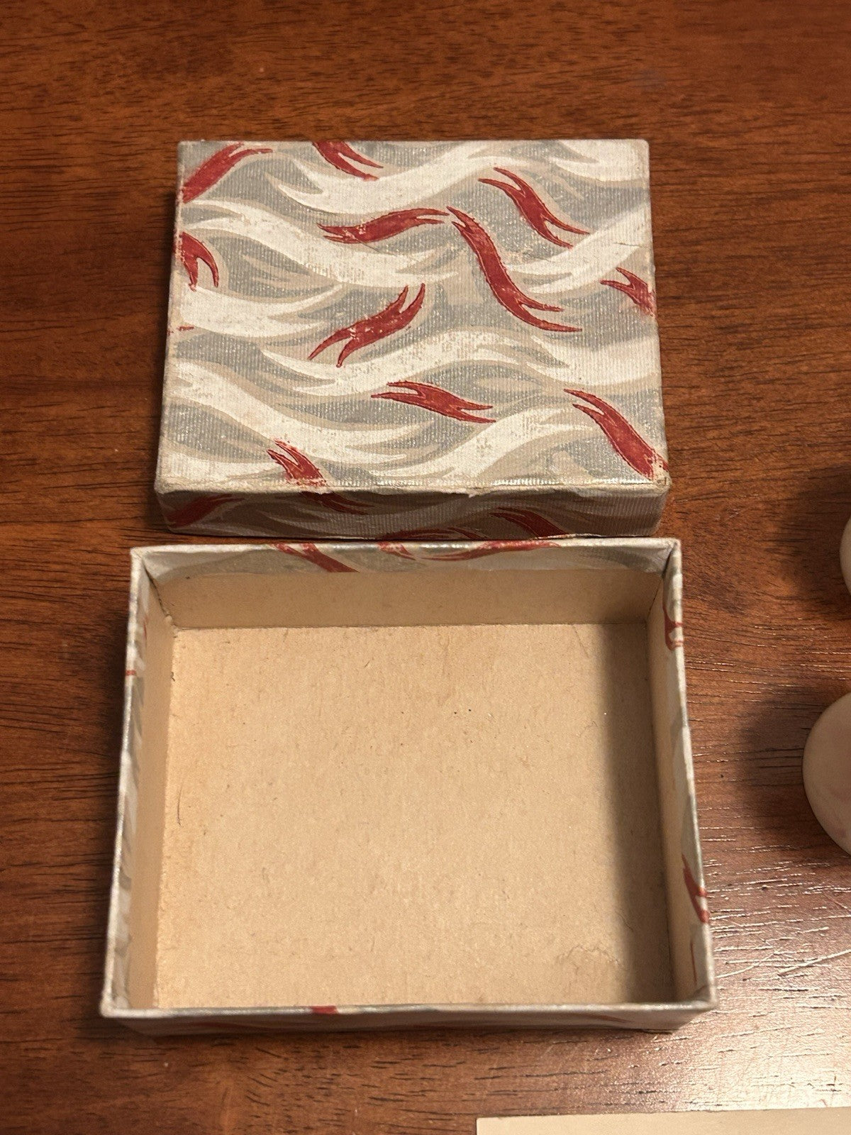 J. Wipfli Plastics Co. Melbourne Push-Button Seasoners Salt & Pepper Shakers