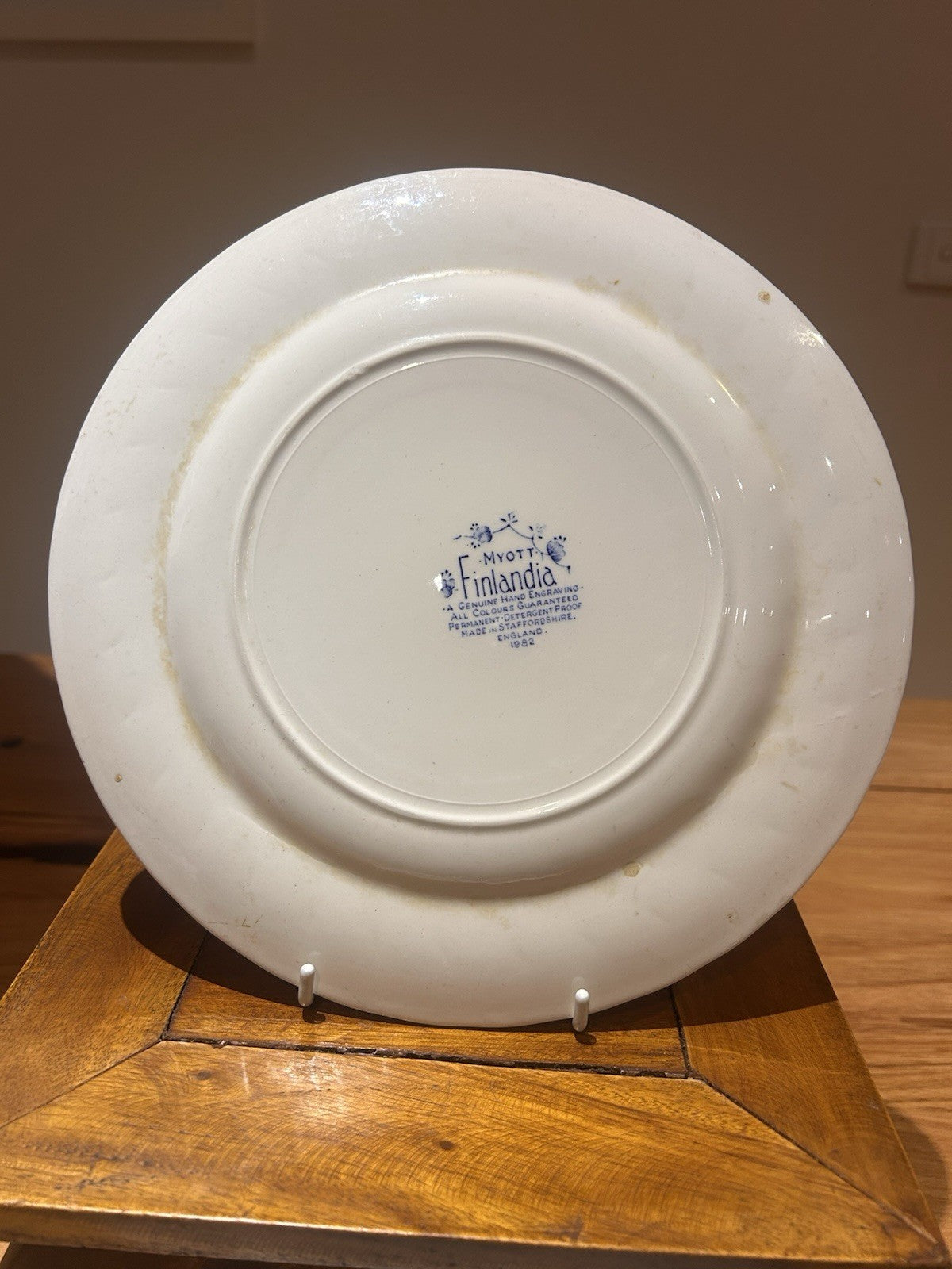 Myott Finlandia Plate Blue White Staffordshire 1982 25cm Vintage England