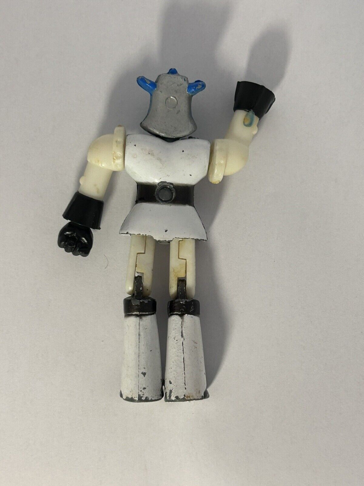 SUPER RARE VINTAGE 2002 M.D. SPACE ROBOT DIECAST 3 1/4" ACTION FIGURE