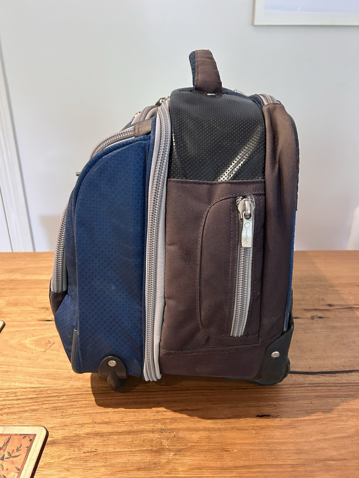 Comfit Pro Ultraglide LX Lawn Bowls Trolley Bag – Blue – 4 Bowl Capacity