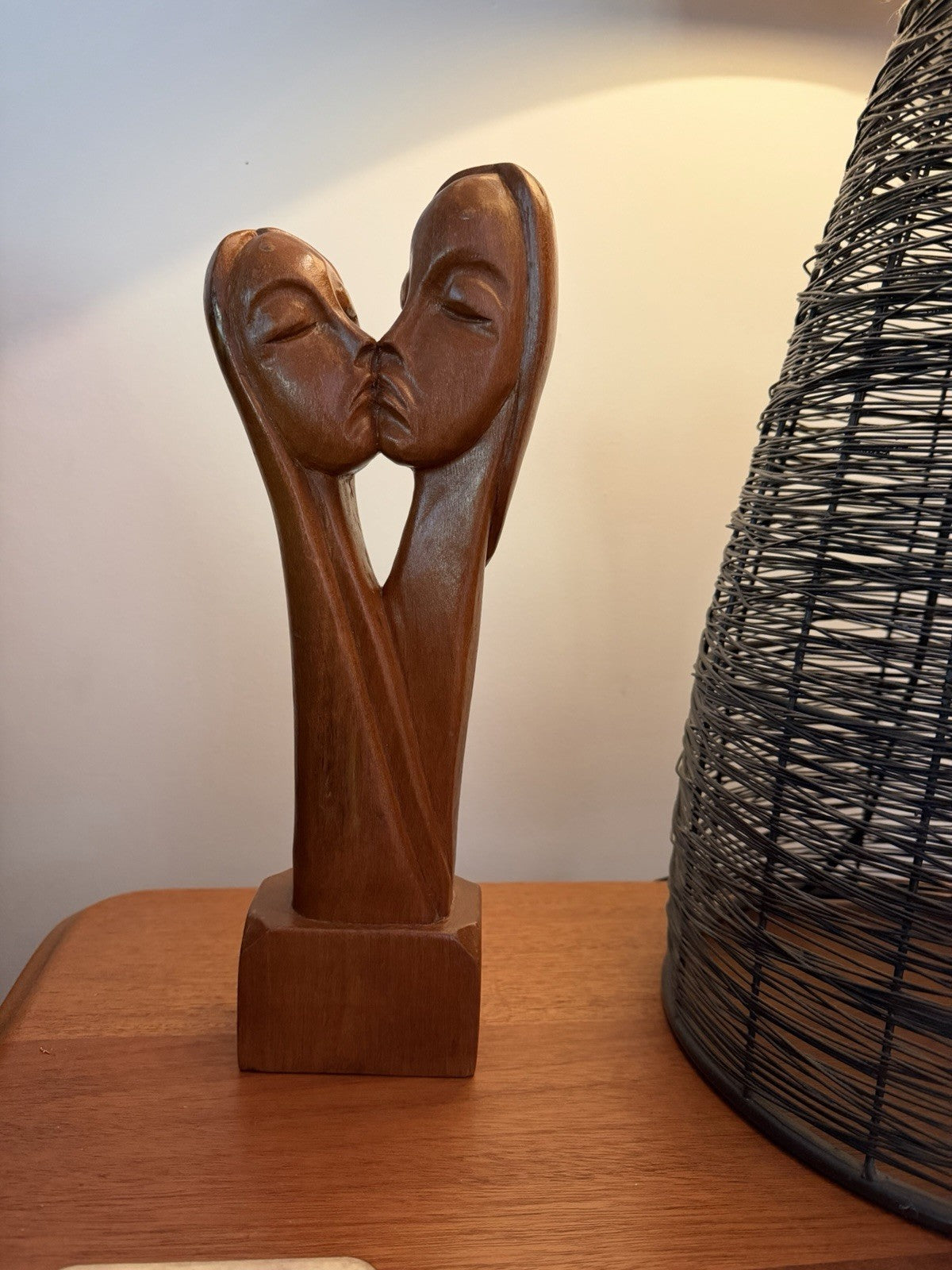 Vintage Hand Carved Wood Kissing Couple Sculpture Lovers Figurine 35cm