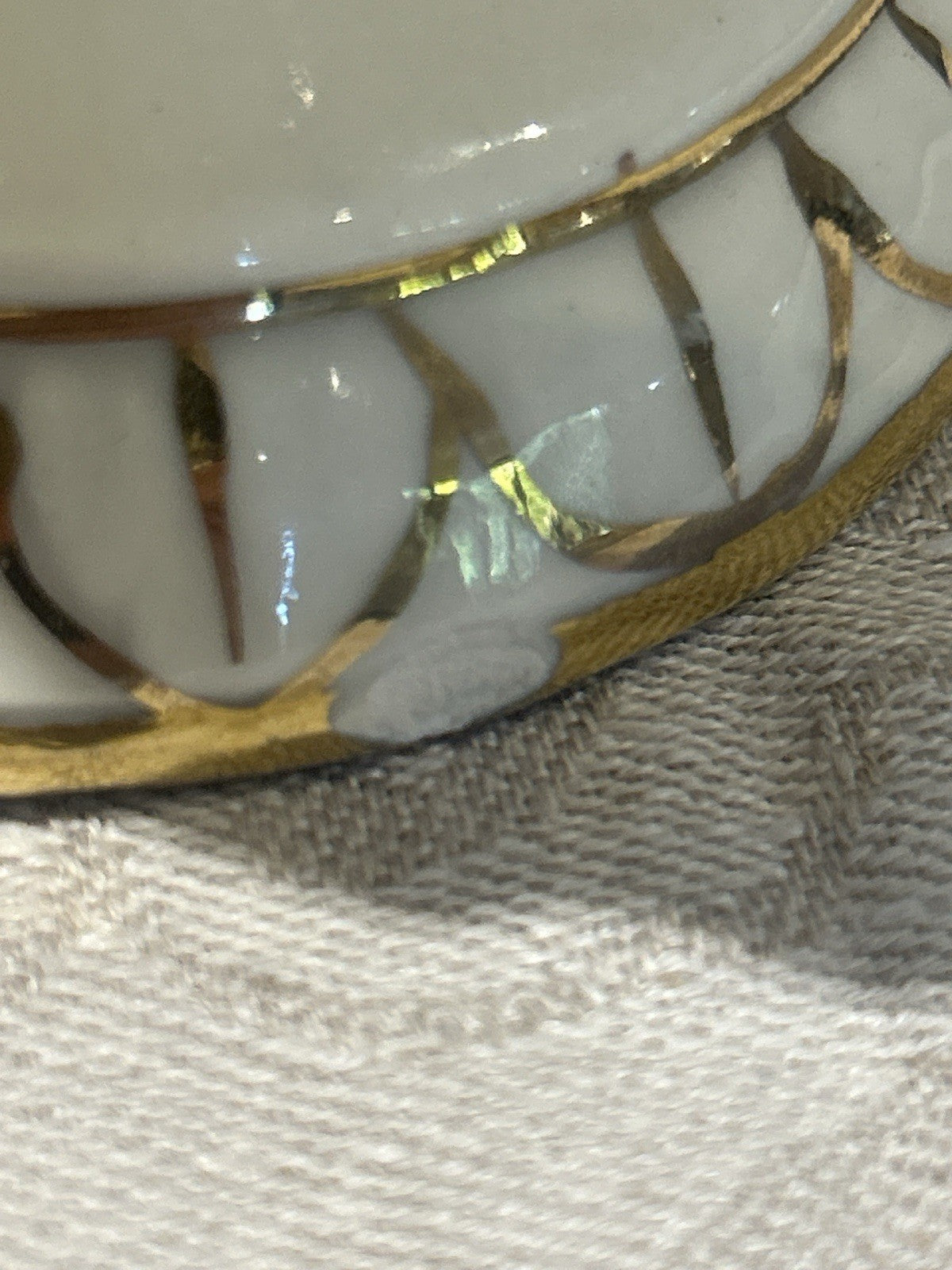 Keramos Capodimonte Italy Hand Painted Urn Vase Cherubs Gilt 22cm Vintage