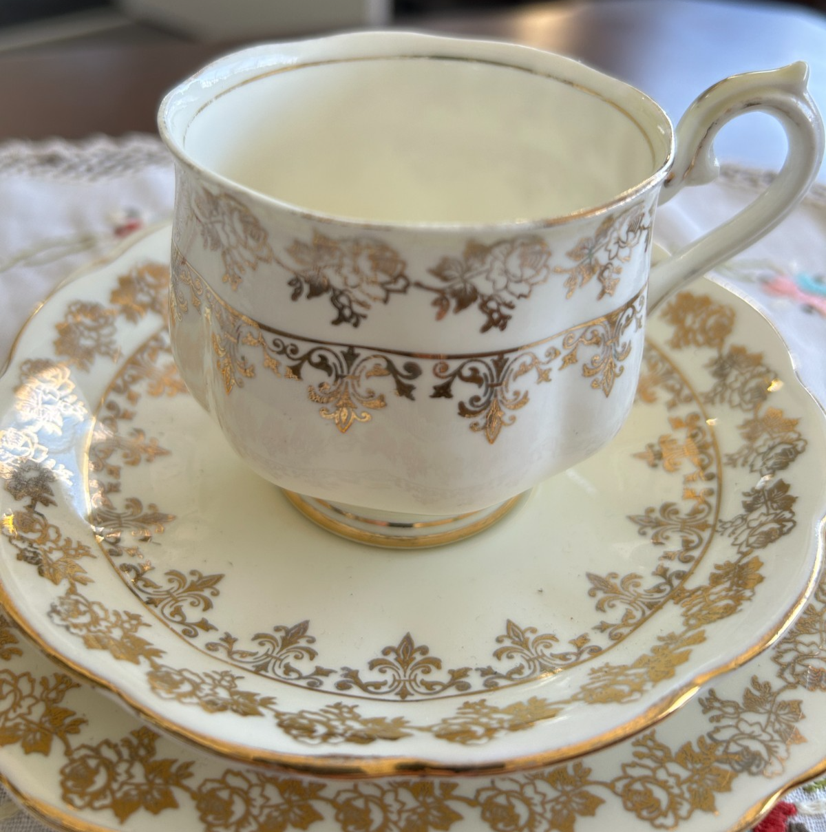 Royal Albert Tea cup, saucer and side plate Trio Reg 769057 (1930s) England