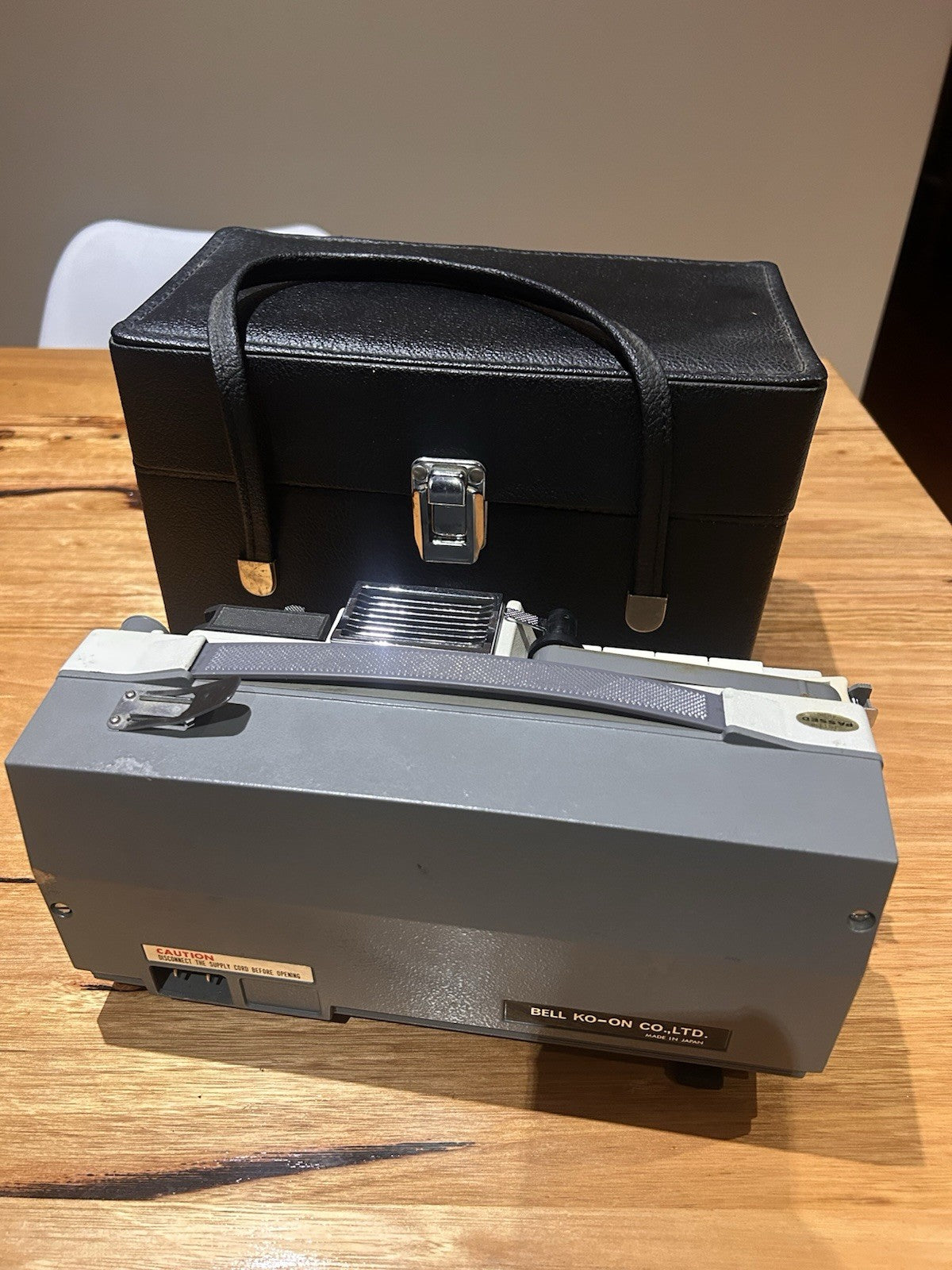 Magnon DLS Super 8 Film Projector Instaload + Case Powers On Vintage