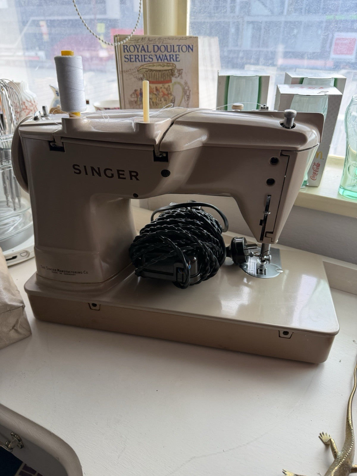 Singer 401G Slant-O-Matic Sewing Machine Germany – Complete with Accessories