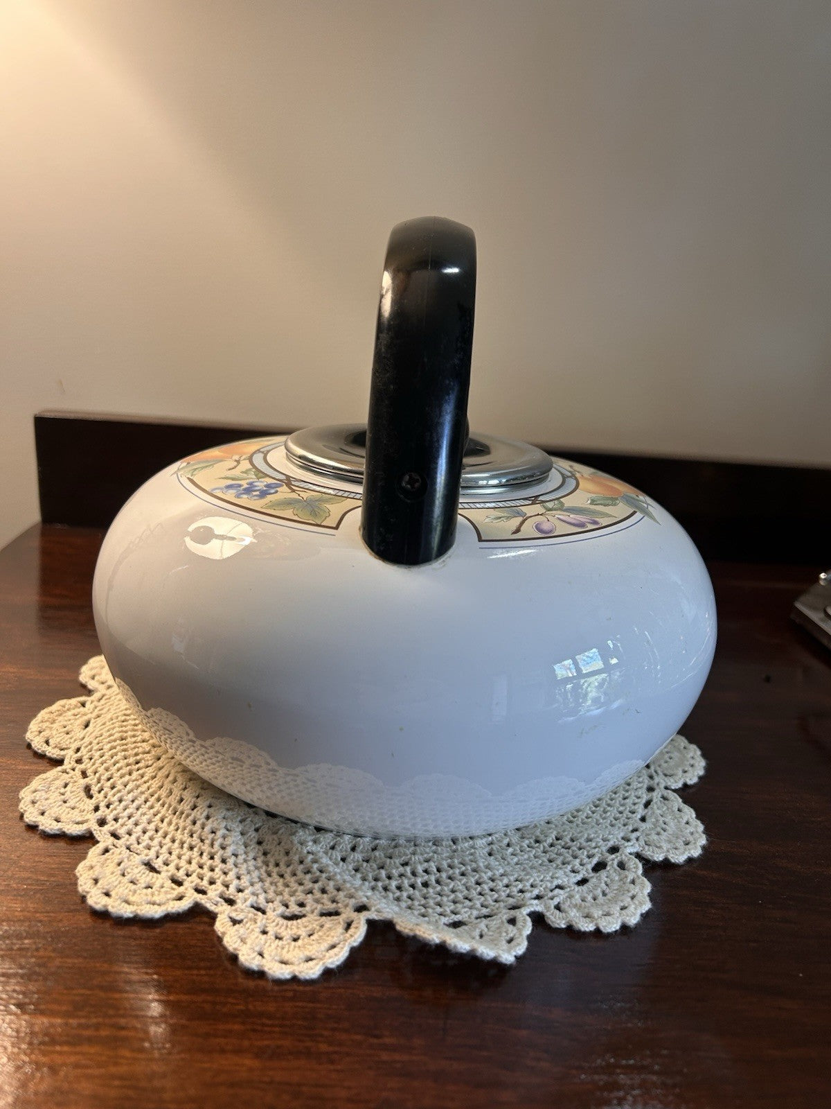 Vintage MIKASA Garden Harvest 2.5qt Whistling Tea Kettle Pot Stovetop Enamelware