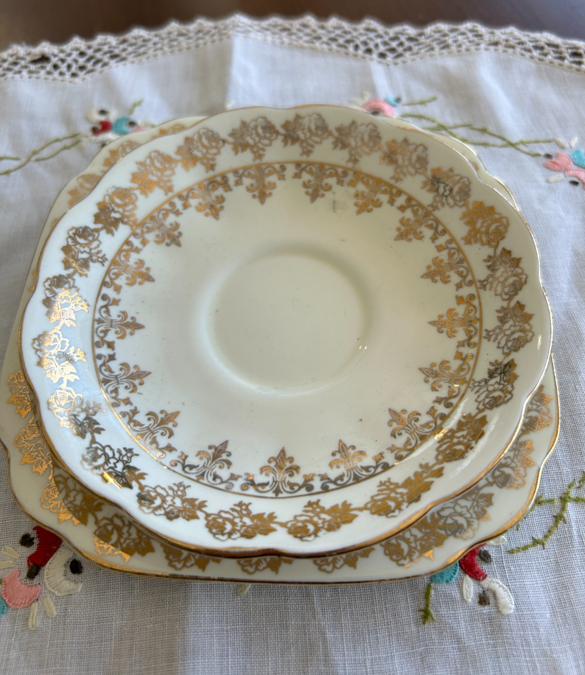 Royal Albert Tea cup, saucer and side plate Trio Reg 769057 (1930s) England