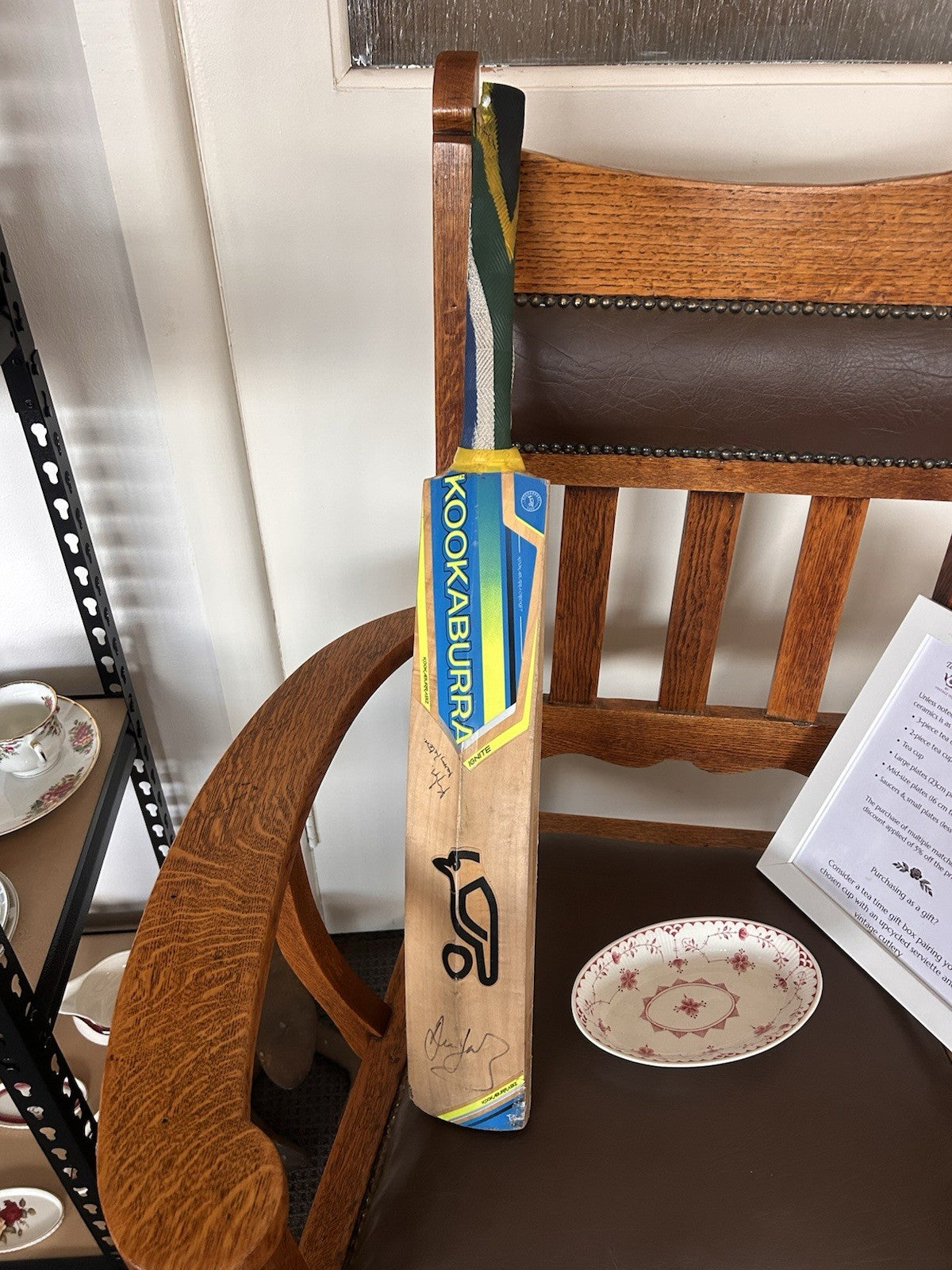 Signed Dean Jones Kookaburra Ignite Pro 600 Cricket Bat Kevin Peters Auto 