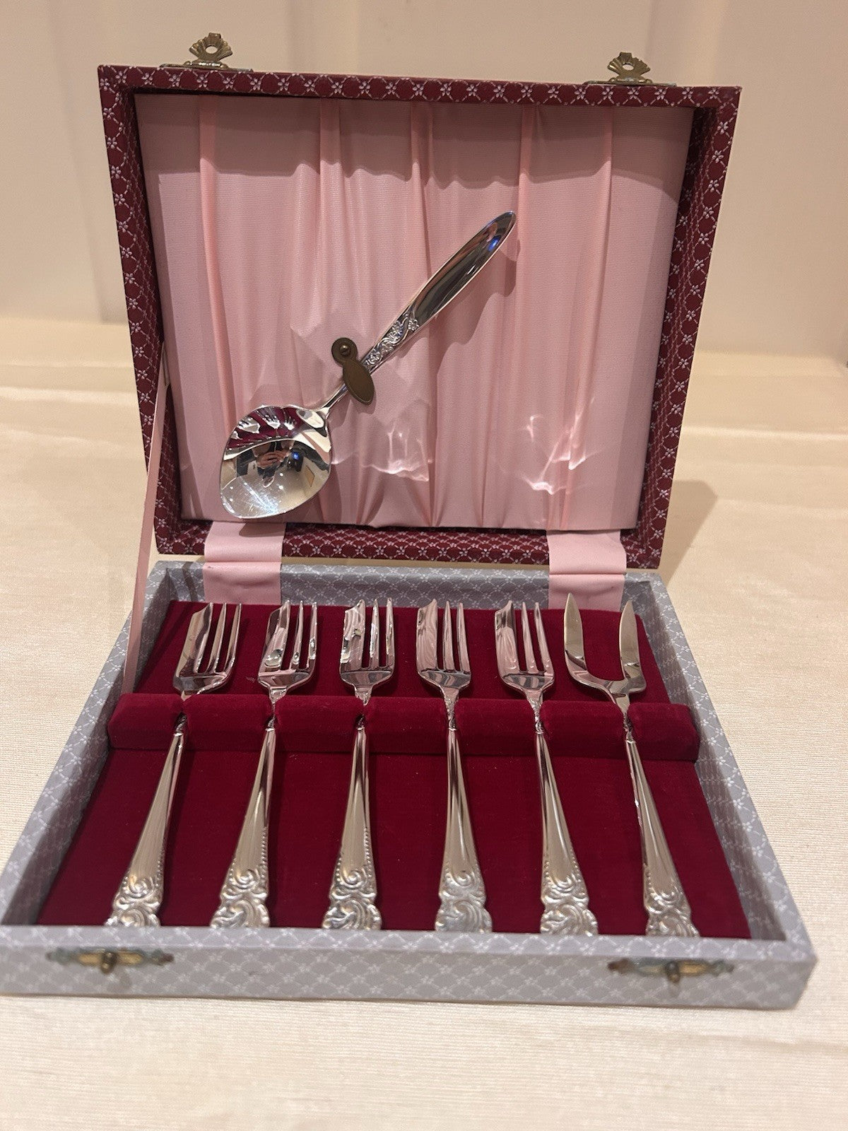Vintage EPNS A1 Pastry Forks & Server Set in Original Presentation Case