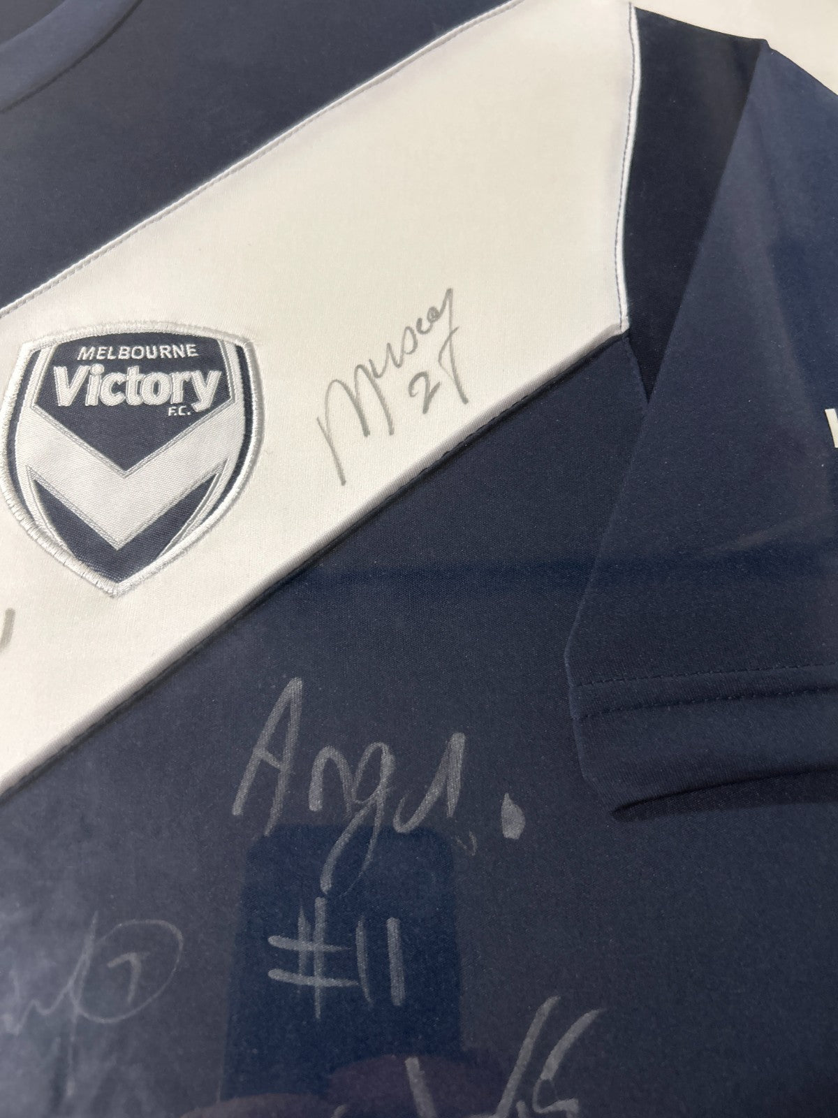 Melbourne Victory Signed Reebok Jersey Framed A-League 2009-11 Intralot