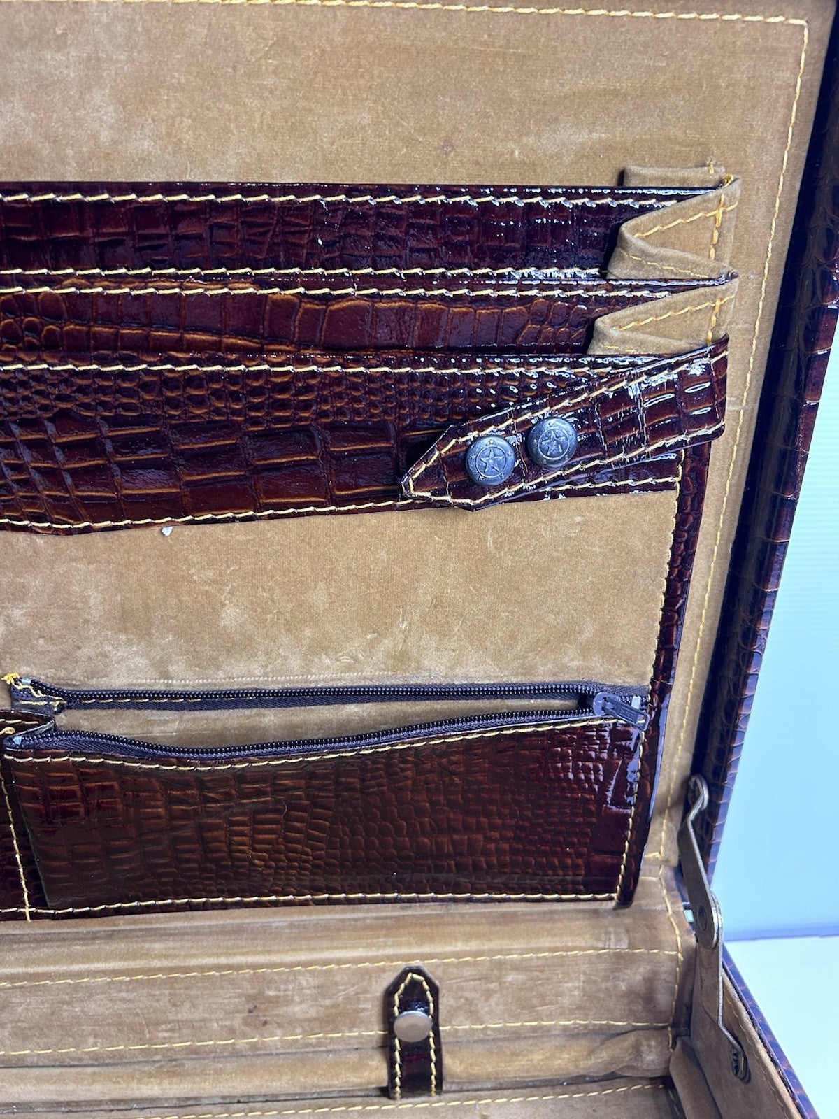 Vintage Faux Croc Leather Briefcase with Combo Lock – Retro Executive Case
