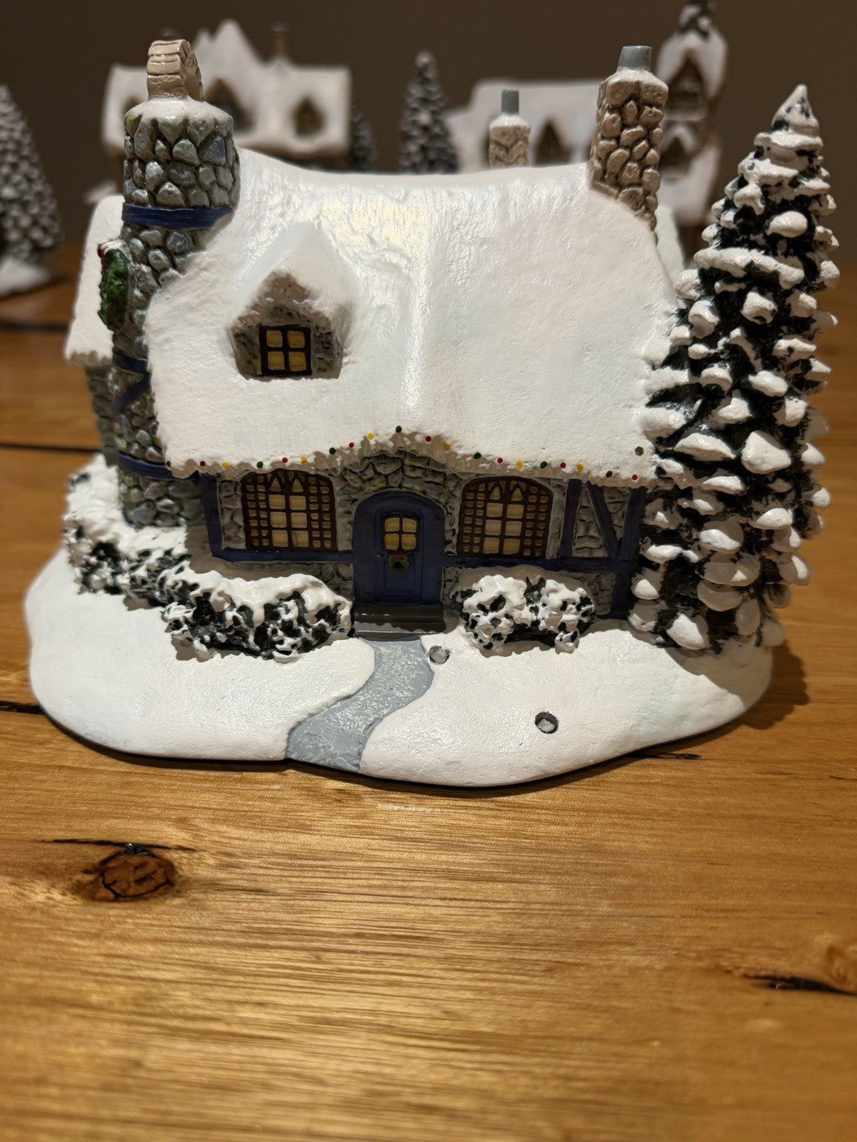 Thomas Kinkade Stonehearth Restaurant Hawthorne Village Christmas House COA