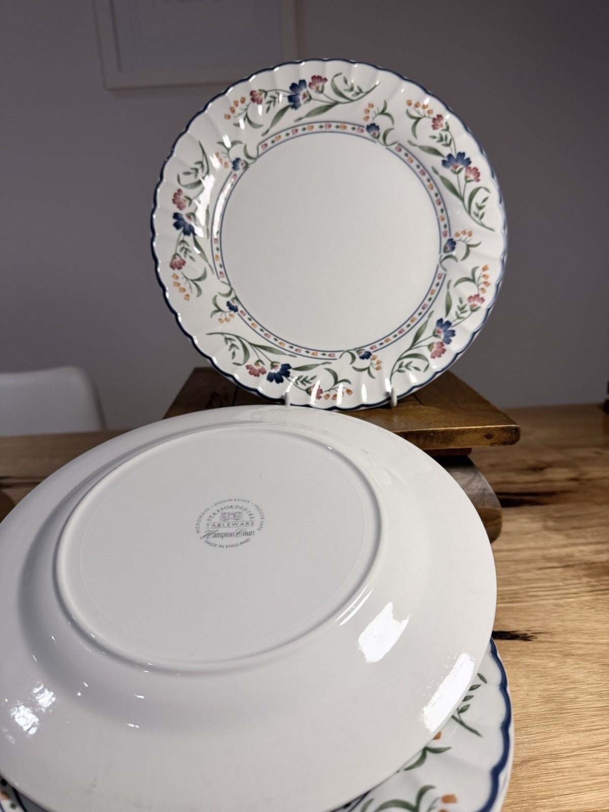 Staffordshire Hampton Court Dinner Plate Floral England Scalloped 26cm 10 avail