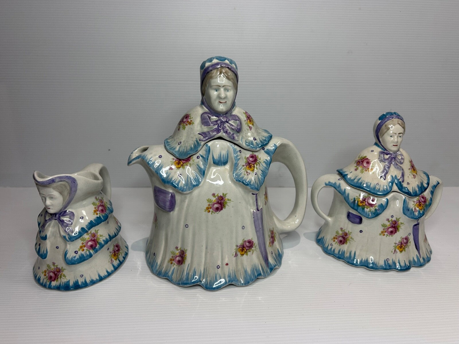 Vintage 1930s “Little Old Lady” Teapot Trio Set – Made in England – Handpainted