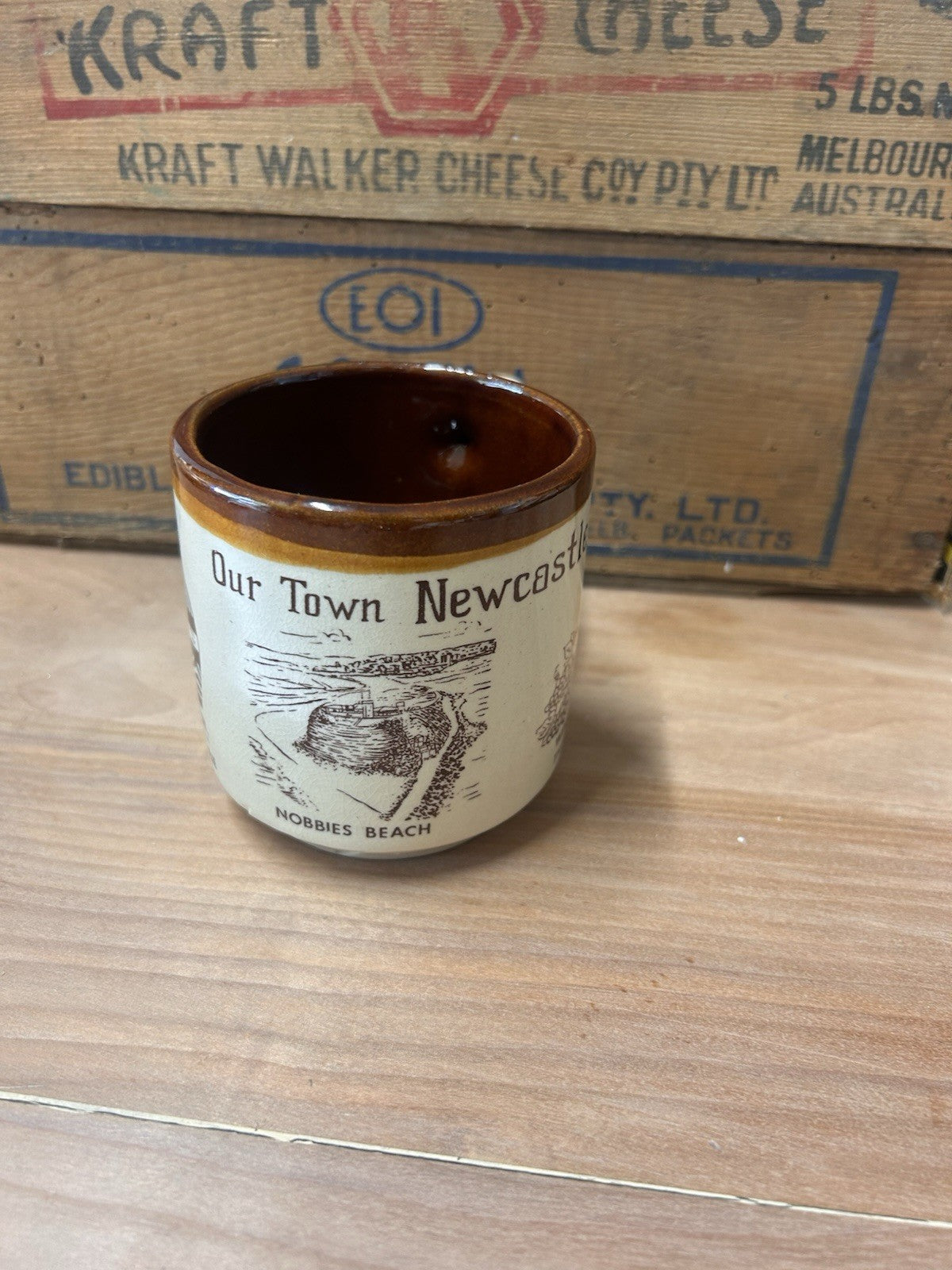 Our Town Newcastle Pottery Mug – Nobbies Beach Lake Macquarie Vtg 1980s