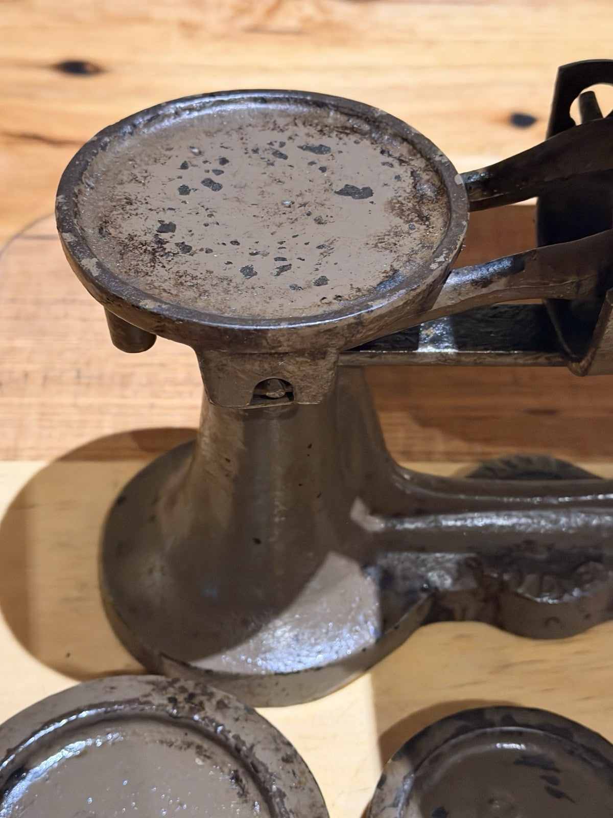 Vintage Metters Sydney Cast Iron Balance Scales w Weights Apothecary