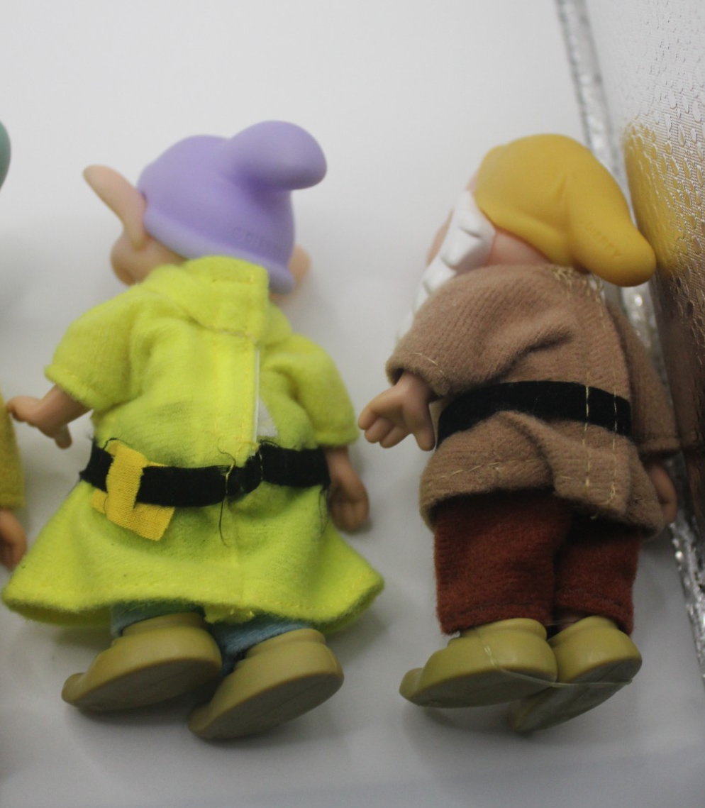 Disney Seven Dwarfs Complete Set Simba Vintage Plush and Vinyl Figures 12cm