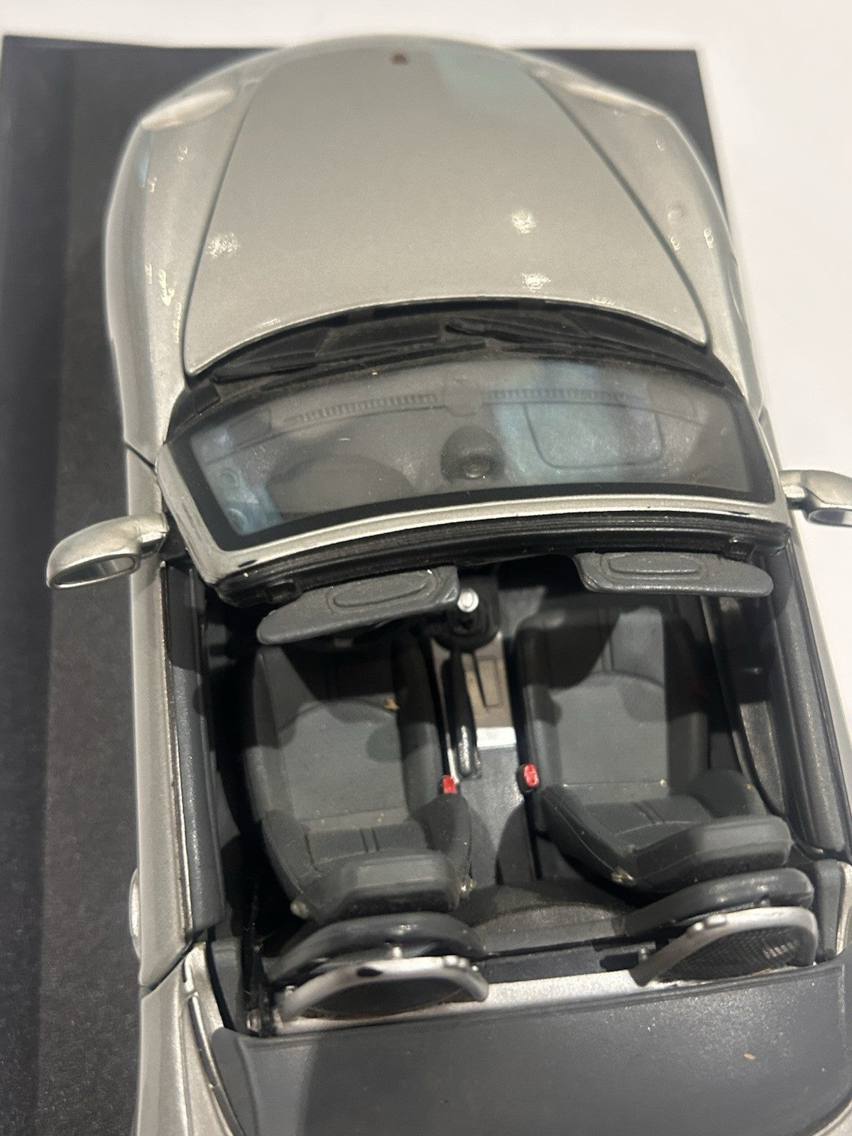 Maisto Porsche Boxster Convertible 1:18 Diecast Model Car w/ Lights Silver