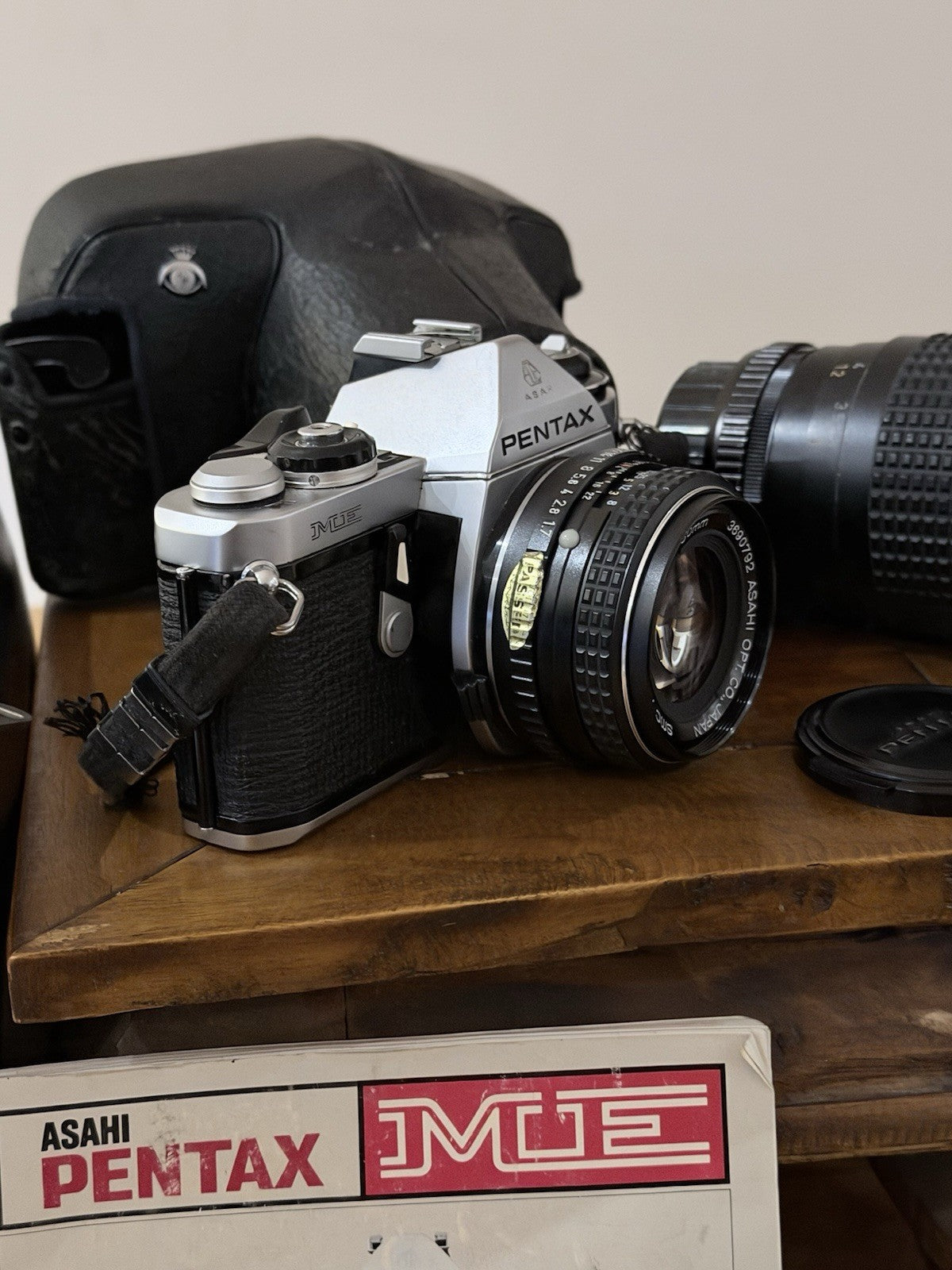 Pentax ME 35mm SLR Film Camera Kit 2 Lens SMC + Flash Case Working