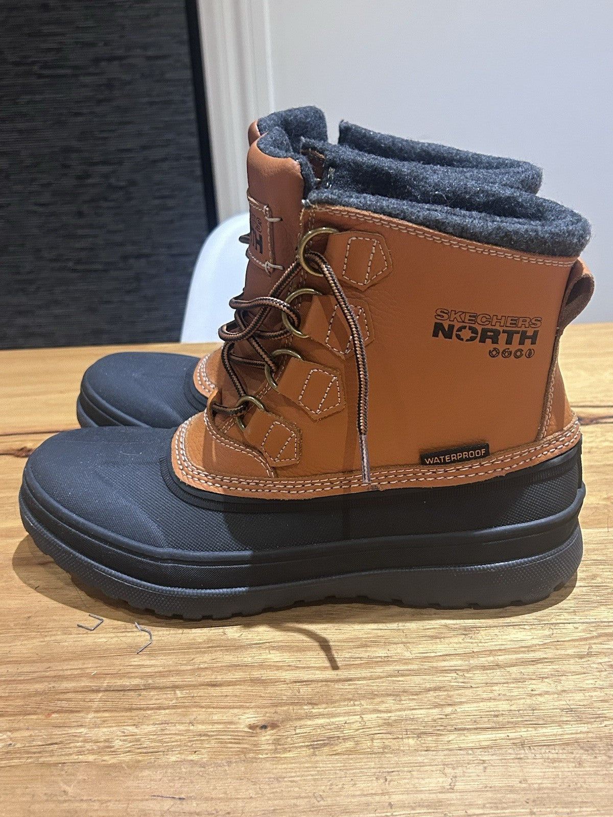 Skechers North Men’s Winter Boots US 8 Waterproof Thinsulate Faux Fur Lined