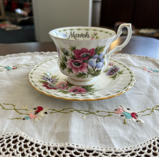 Royal Albert Flower of the Month MARCH Anemones Teacup & Saucer Bone China