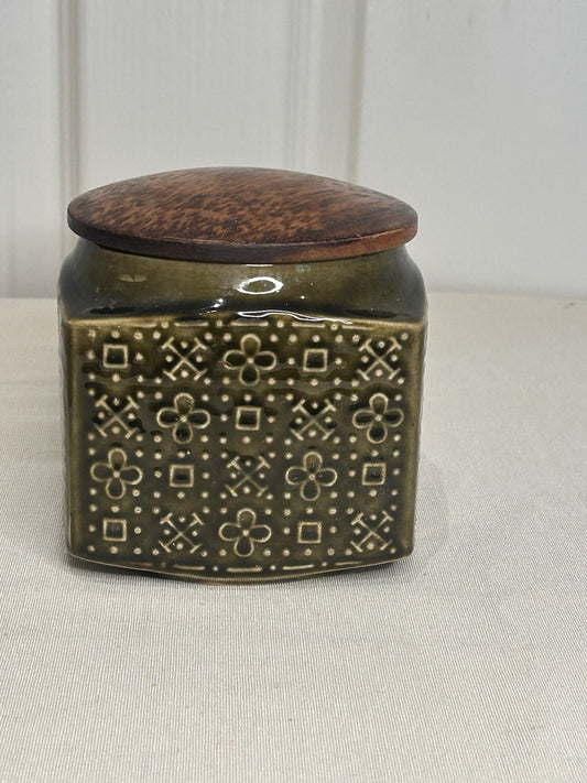 Sadler England Retro Canister Olive Green w/ Wooden Lid – Crack Present