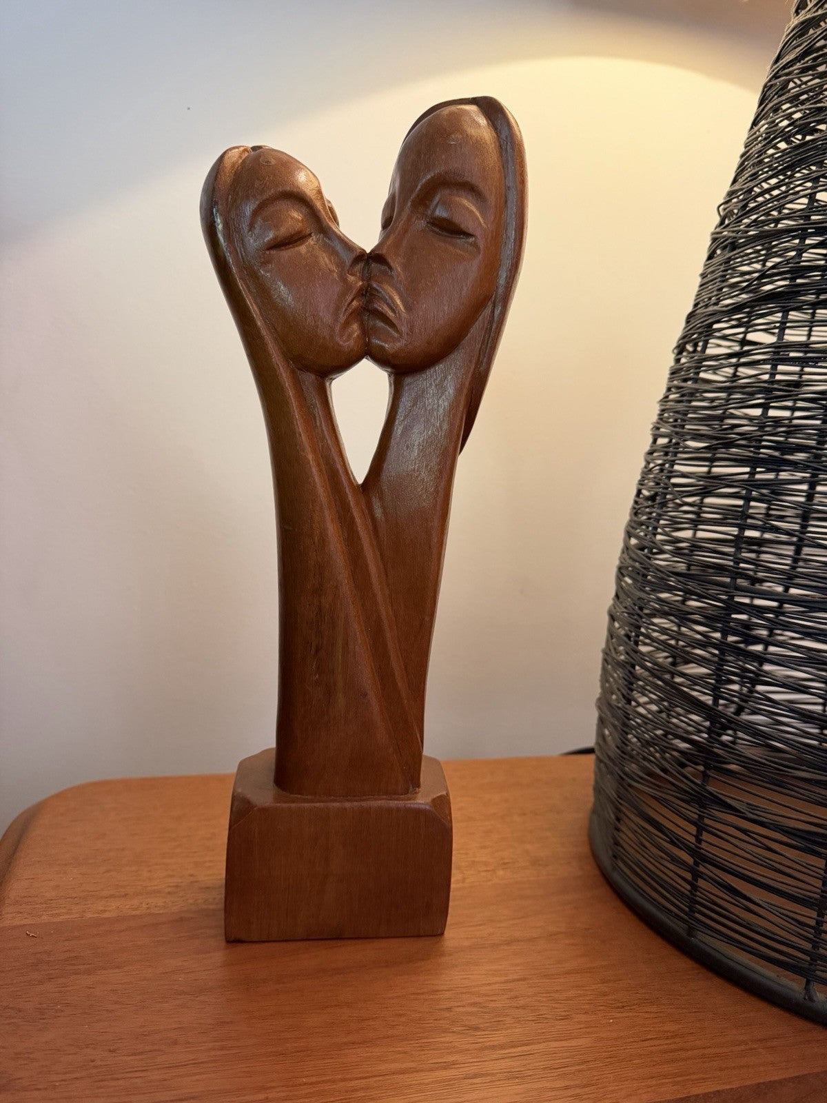 Vintage Hand Carved Wood Kissing Couple Sculpture Lovers Figurine 35cm