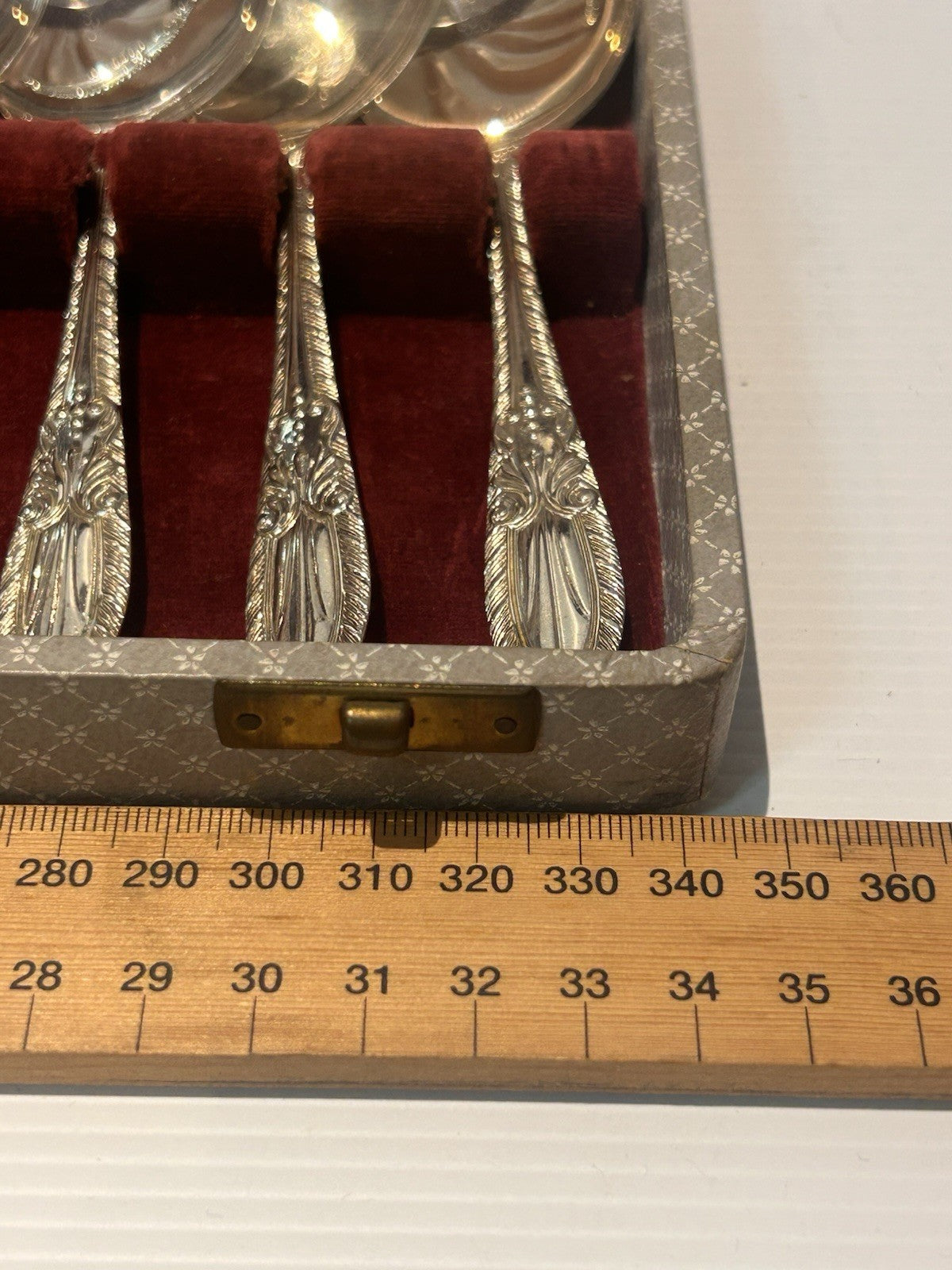 Vintage Yeoman Plate Silver Plated Cutlery Set in Case – 13 Pieces