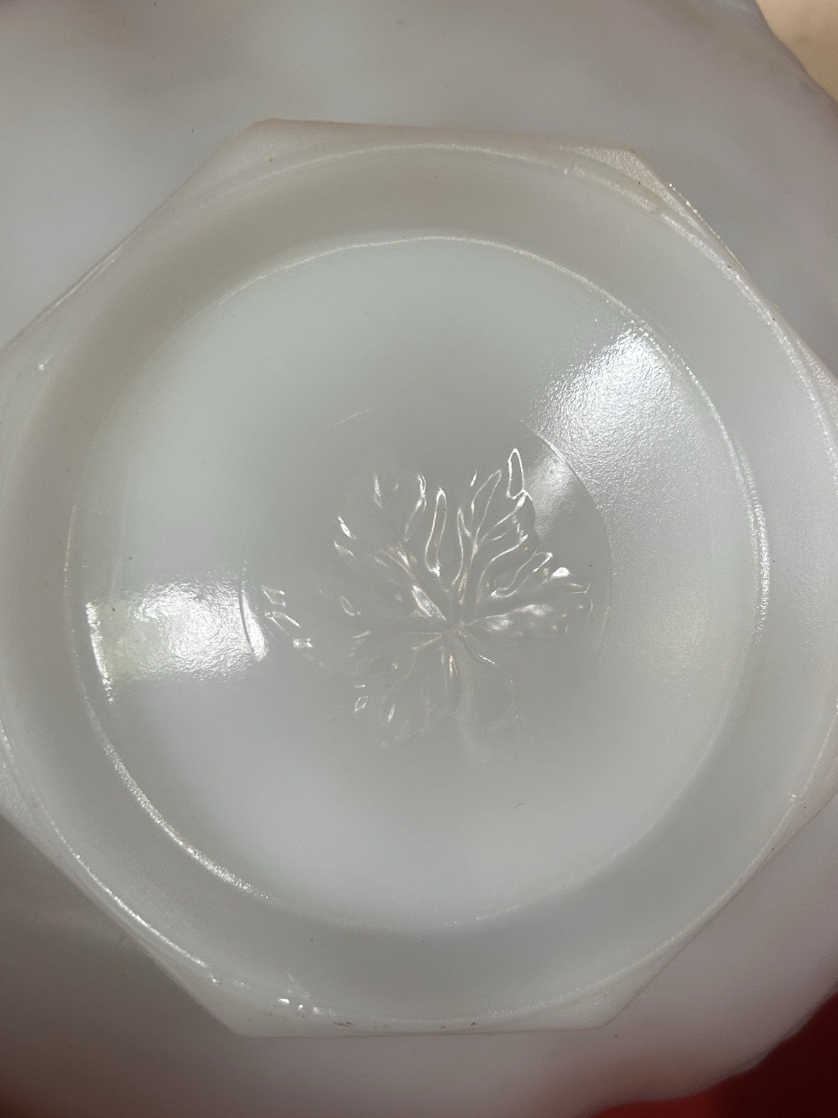 Anchor Hocking Milk Glass Grape Bowl 20cm Gold Rim Boxed Vintage USA