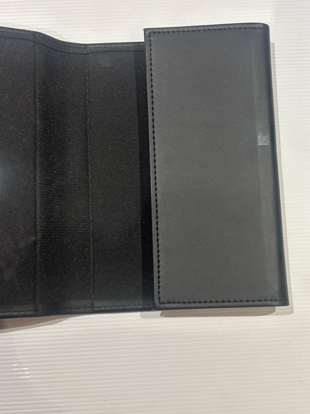 Holden Black Owner’s Manual Wallet Case VT VX VY VZ Commodore HSV Genuine