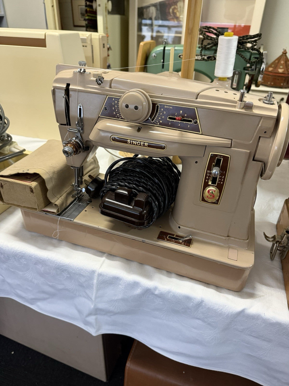 Singer 401G Slant-O-Matic Sewing Machine Germany – Complete with Accessories