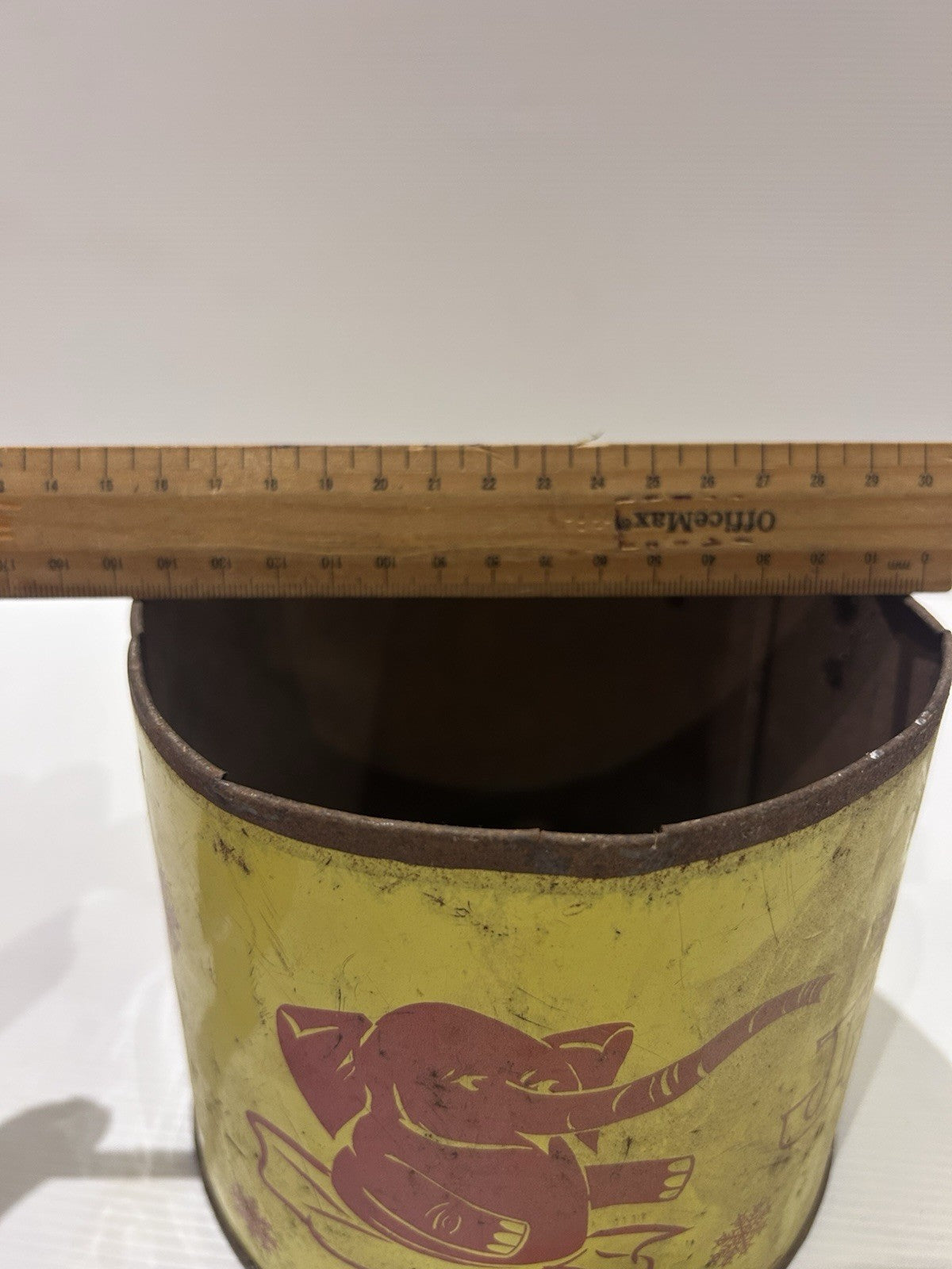 Vintage Jumbo Elephant Tin Yellow Oval Snowflake Biscuit Tin c1950s