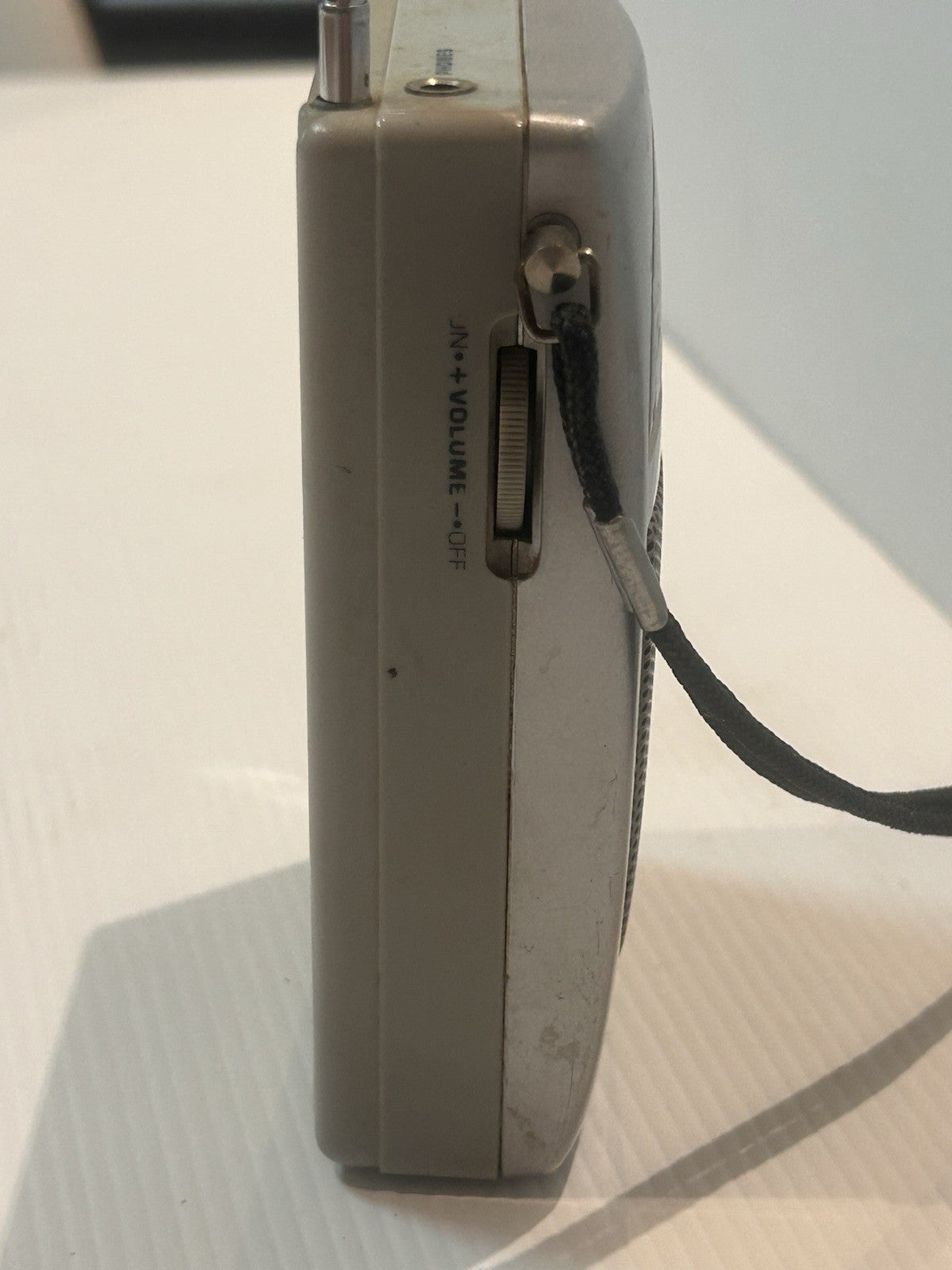 Vintage Sanyo RP-5069S Portable AM/FM 2 Band Receiver Radio Works