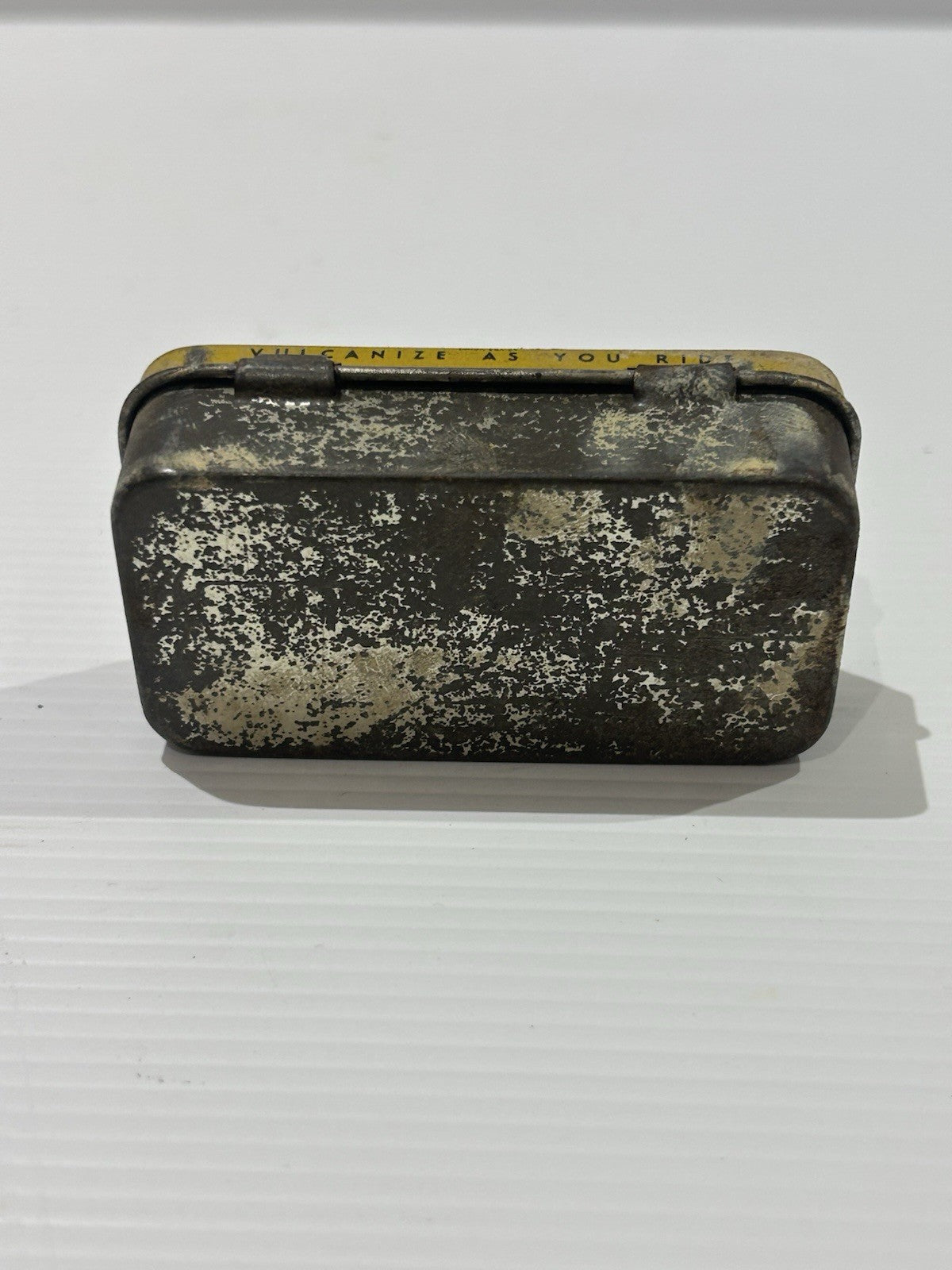 Vintage Handy Cycle Outfit Tin – Bulldog Grip Self-Vulcanizing Leggett